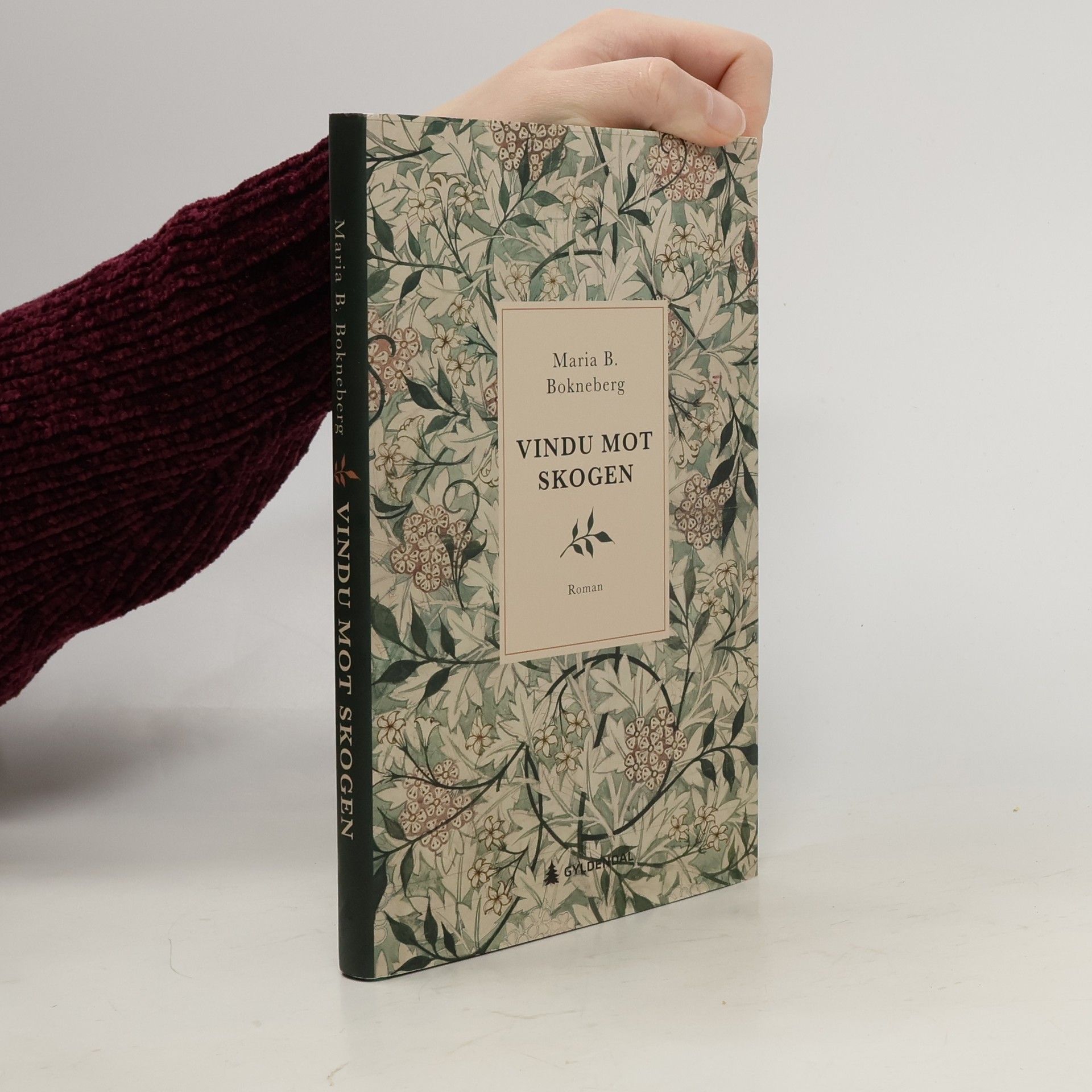 Maria B. Bokneberg Vindu mot skogen