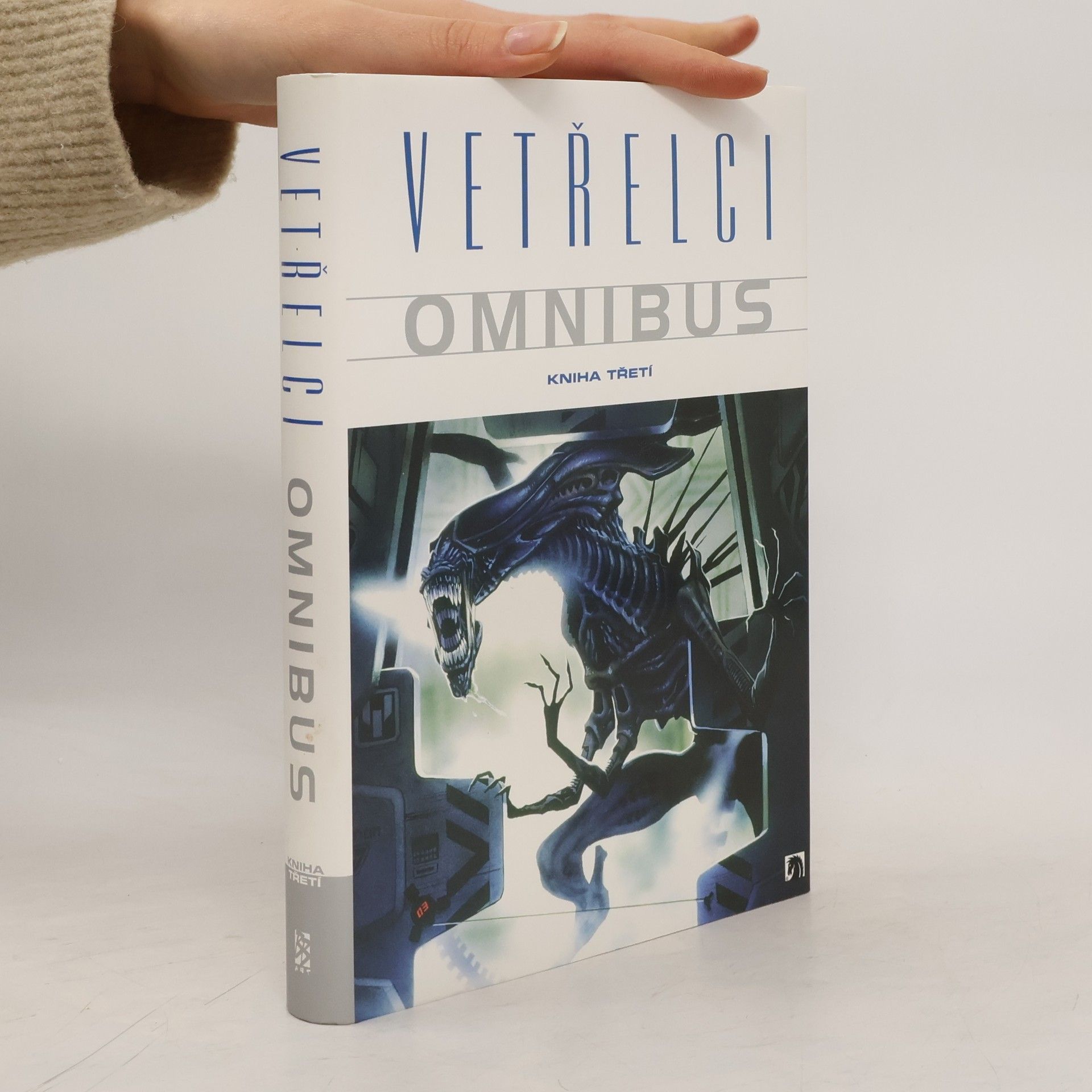 Vetřelci omnibus. Kniha třetí