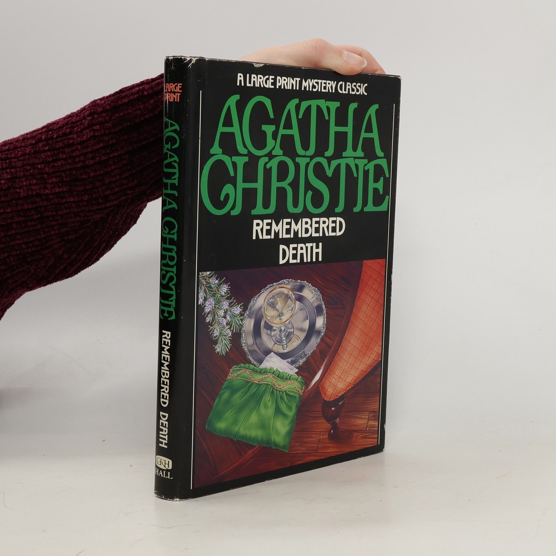 Agatha Christie Remembered Death: A Large Print Mystery Classic