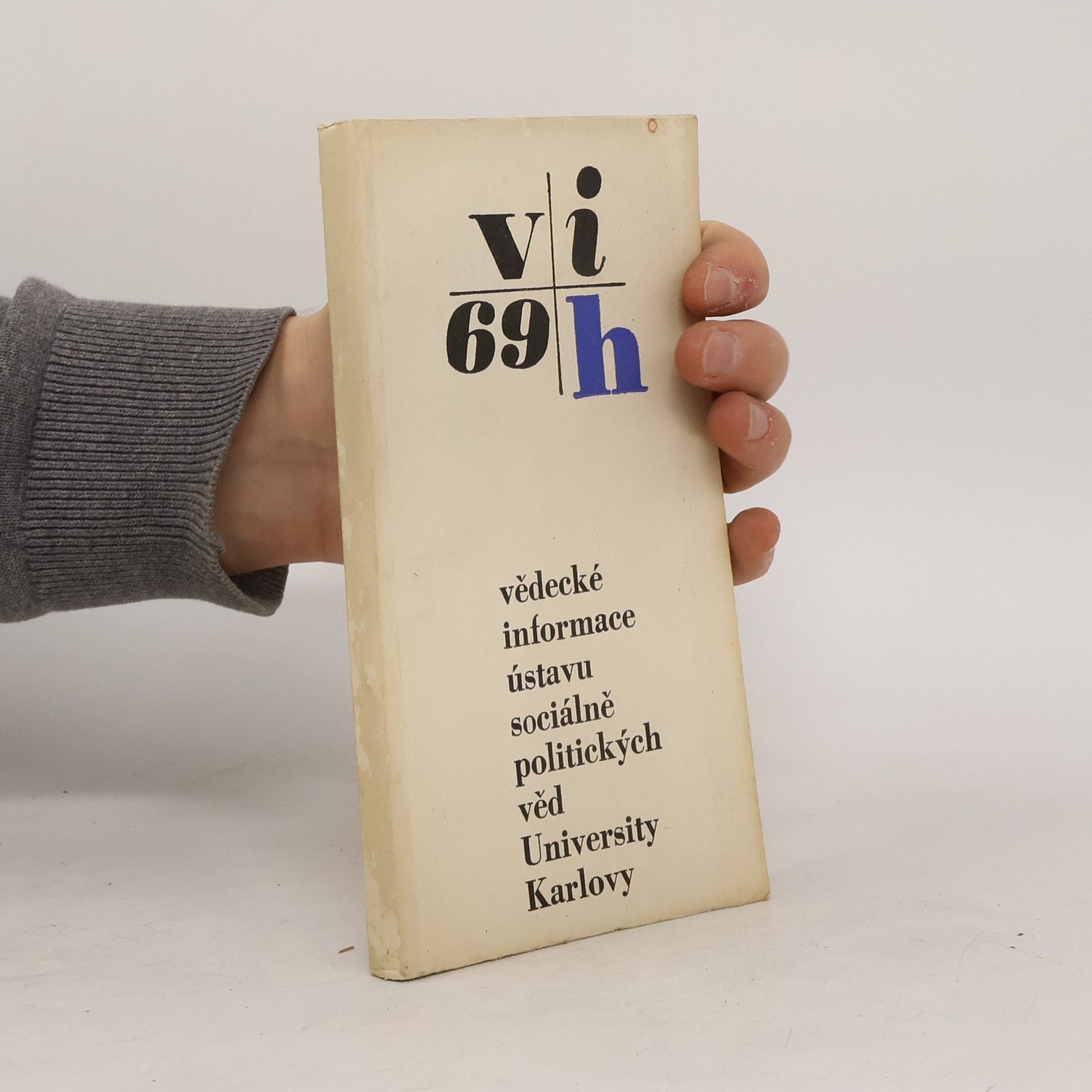 Autorenkollektiv Vědecké informace ústavu sociálně politických věd University Karlovy. Historie