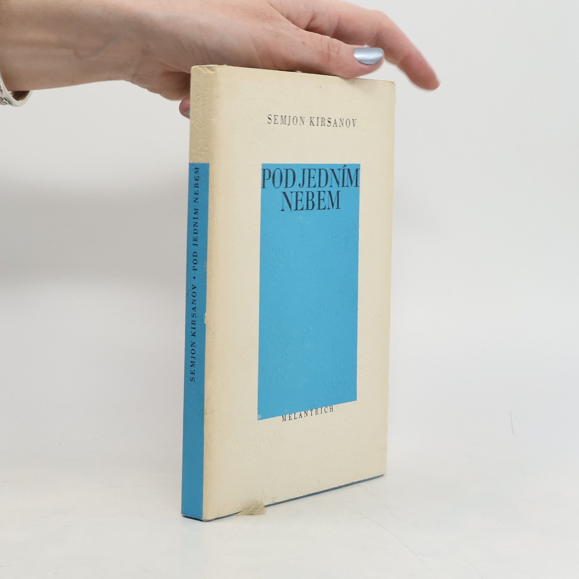 Semen Isaakovič Kirsanov Pod jedním nebem