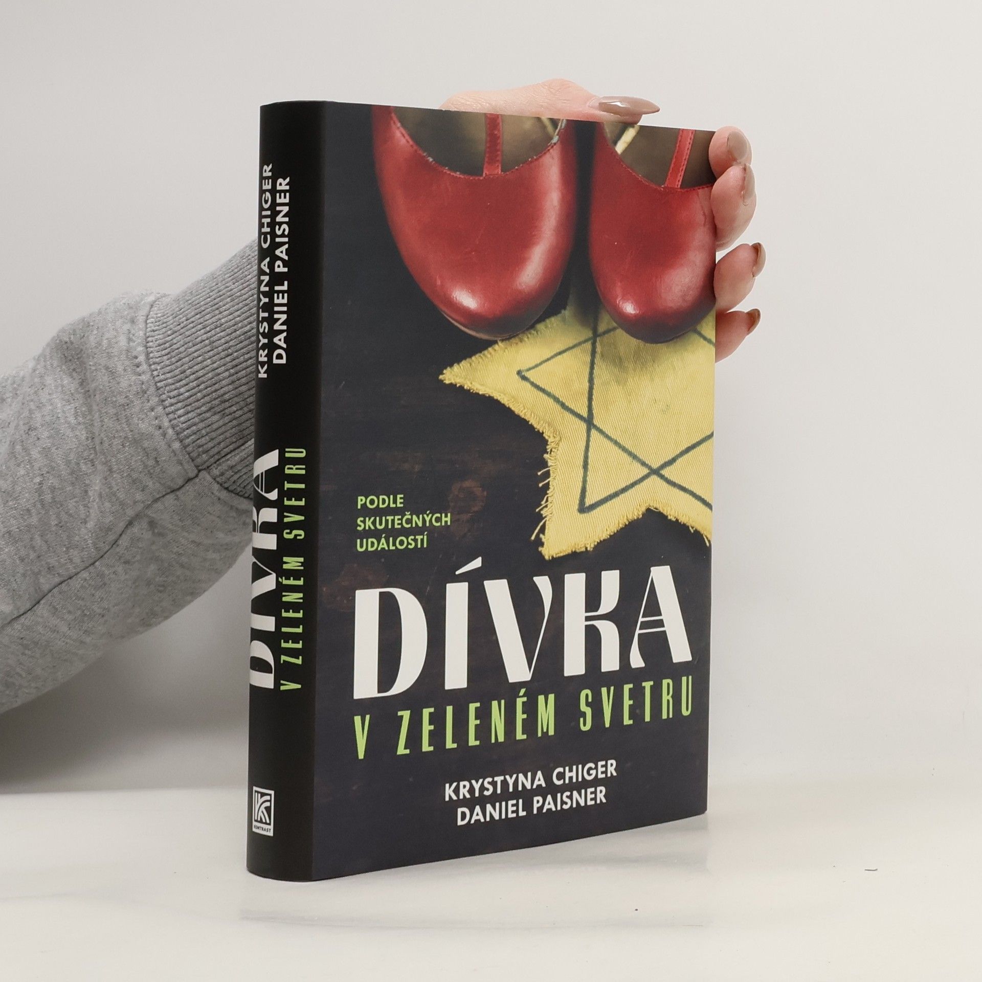 Dívka v zeleném svetru