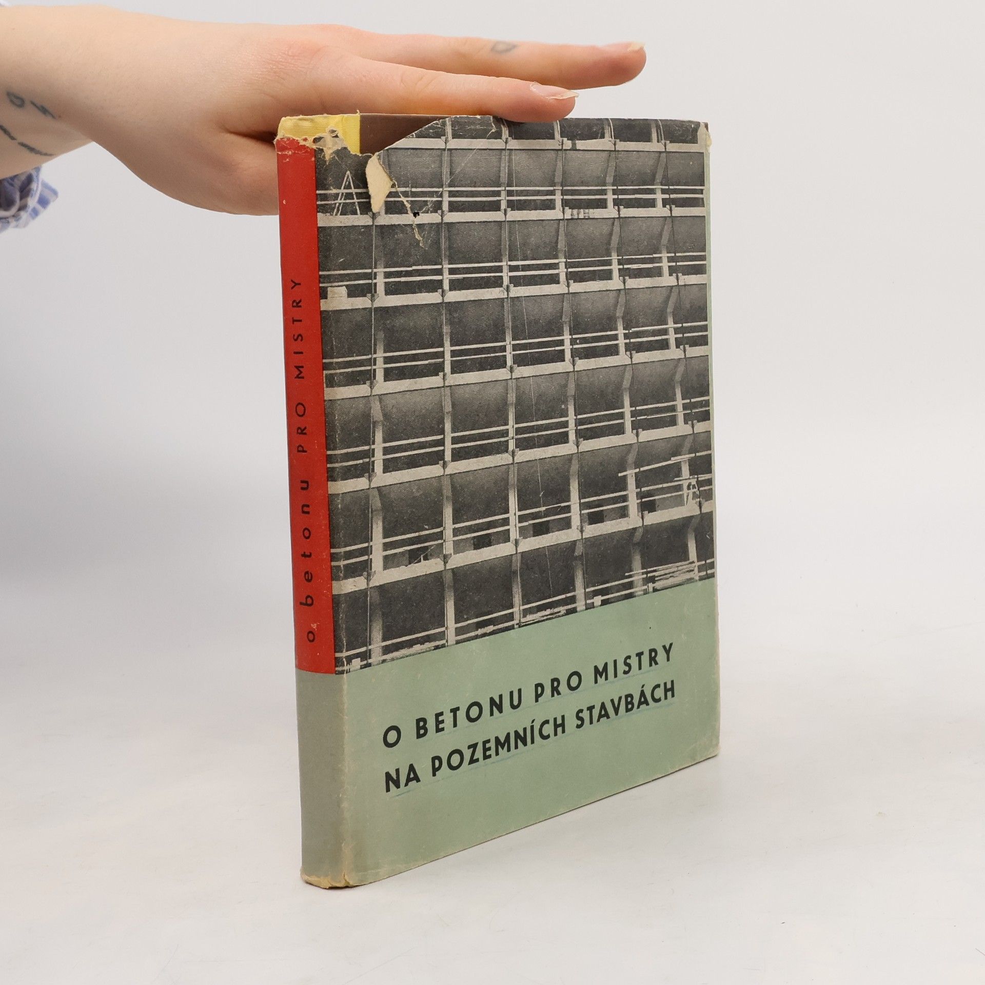 Ivo Augusta O betonu pro mistry na pozemních stavbách
