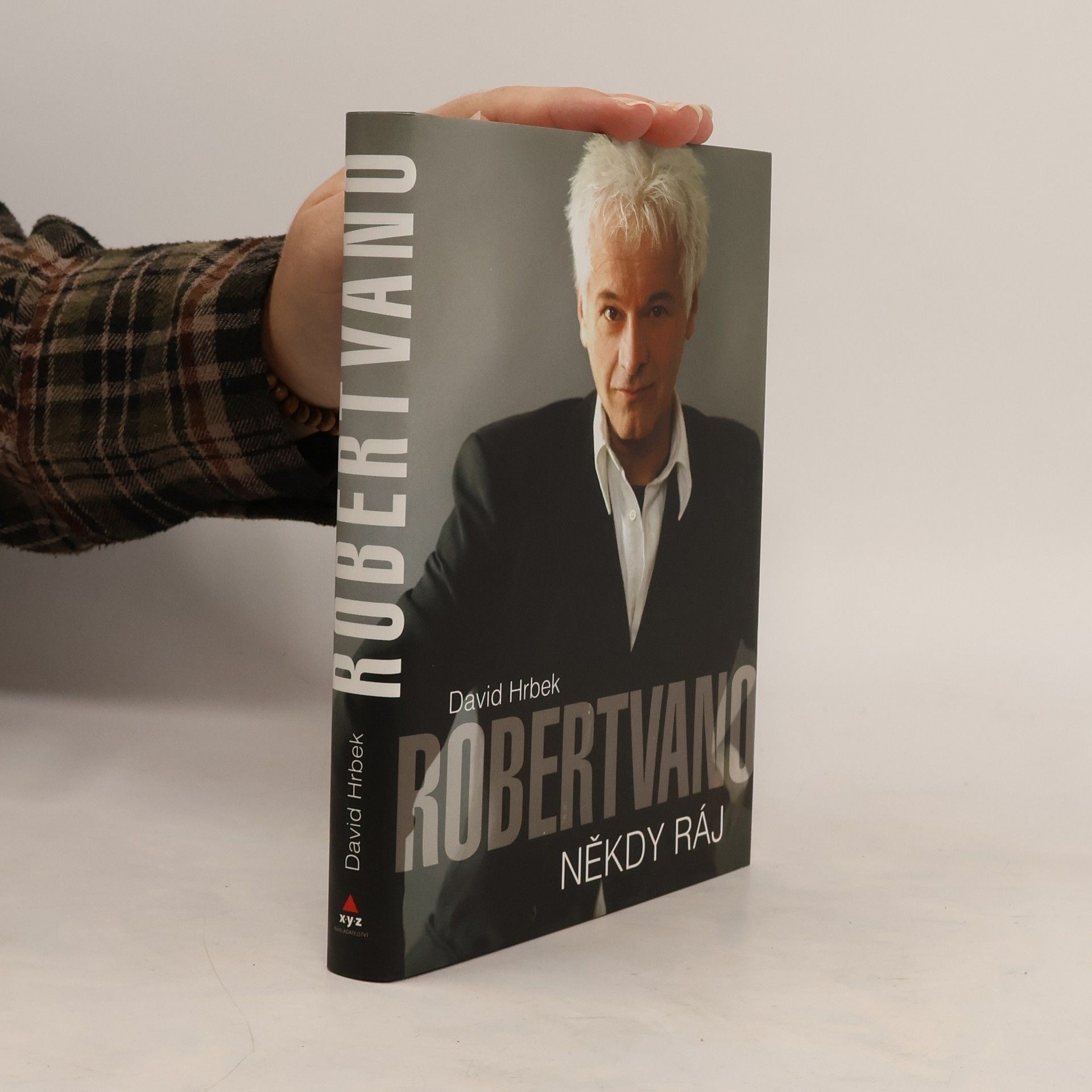 David Hrbek Robert Vano. Někdy ráj