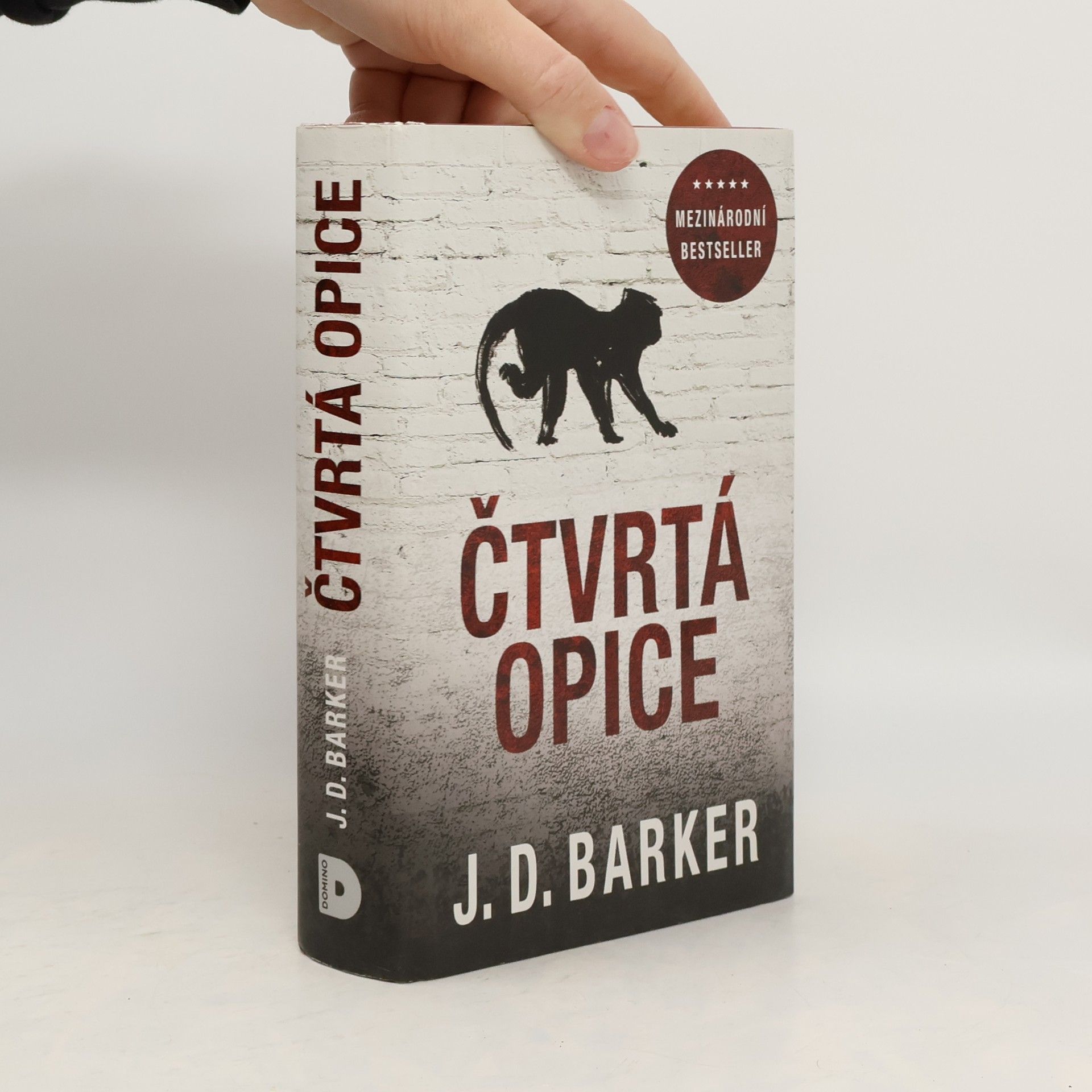 J. D. (Jonathan Dylan) Barker Čtvrtá opice