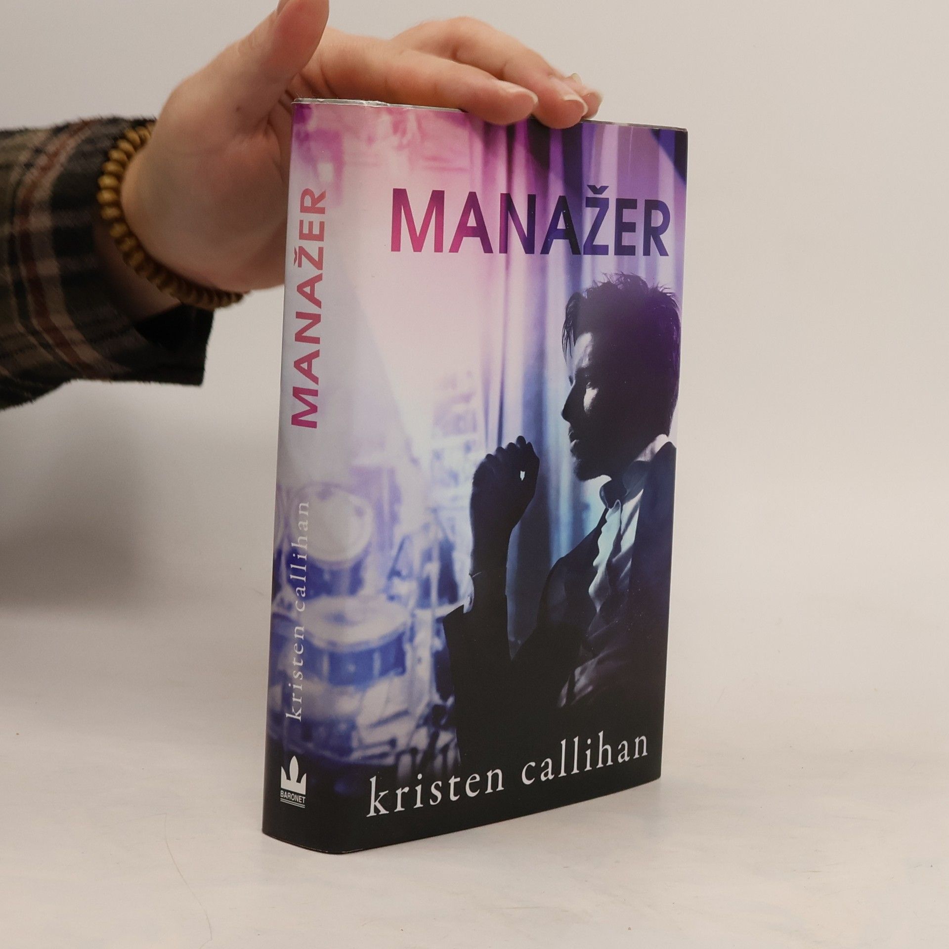 Kristen Callihan Manažer