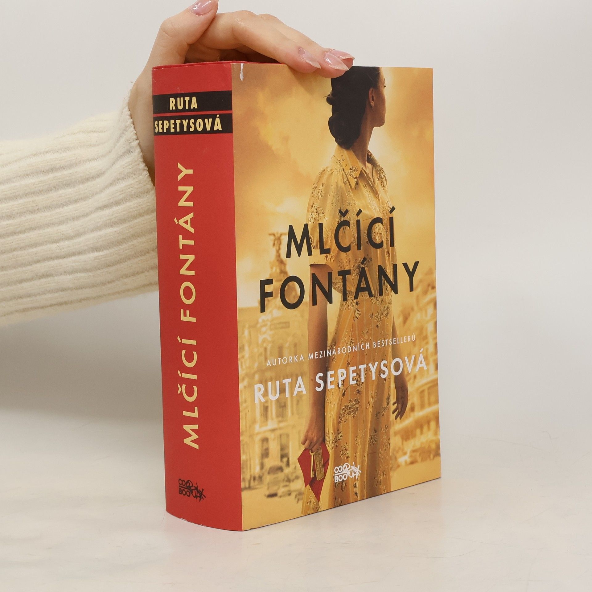 Ruta Sepetys Mlčící fontány