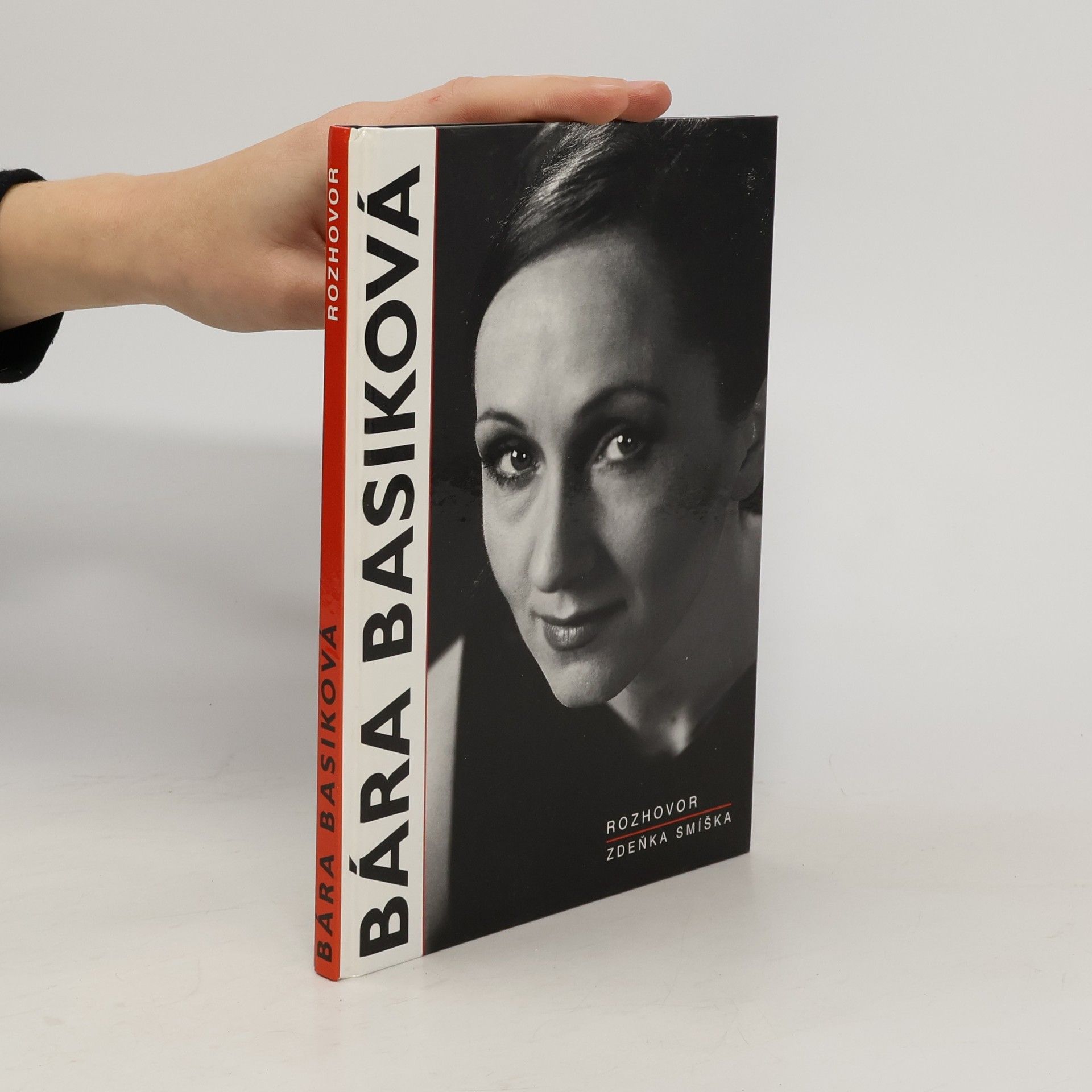 Bára Basiková : rozhovor