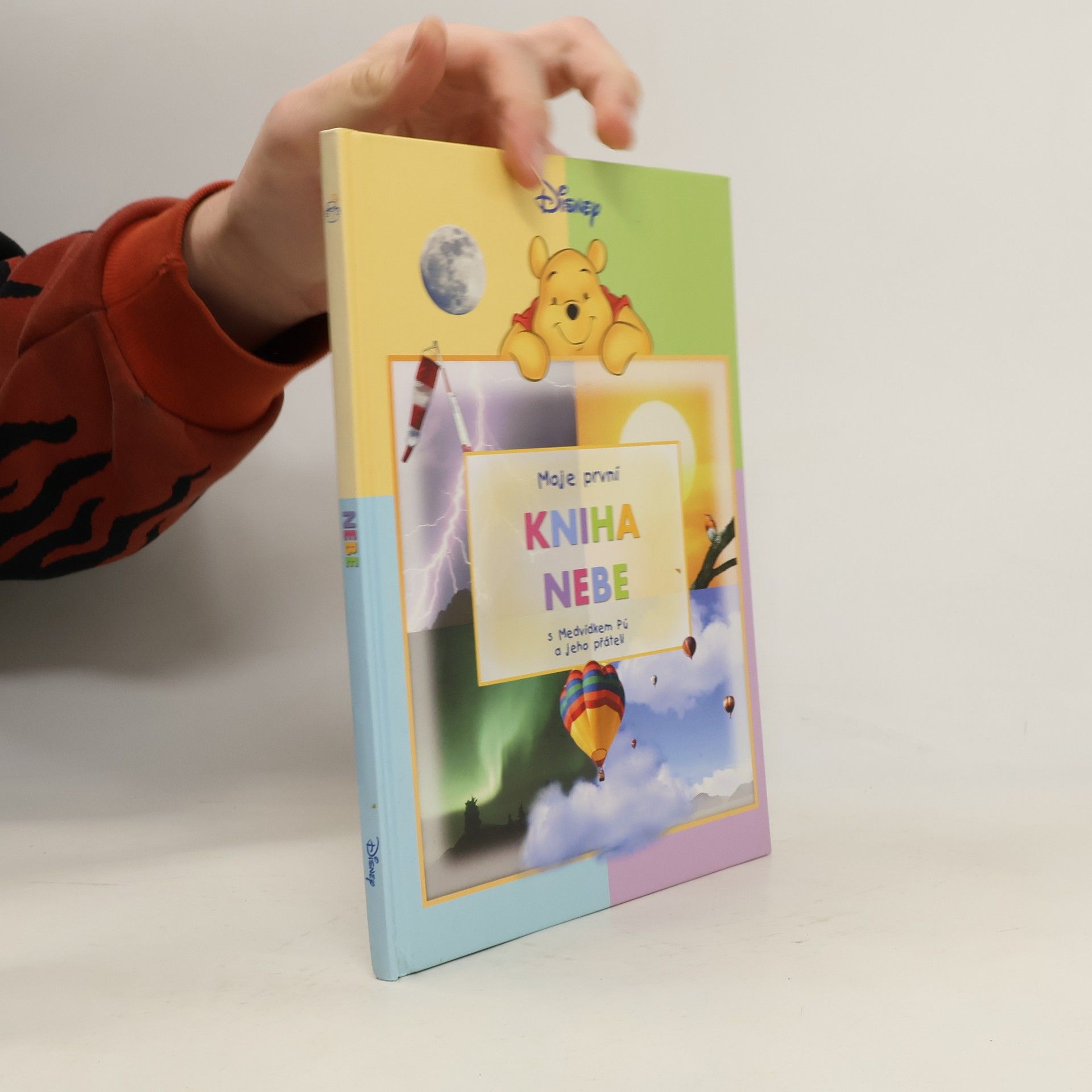Kolektív autorov Moje první kniha nebe s Medvídkem Pú a jeho přáteli