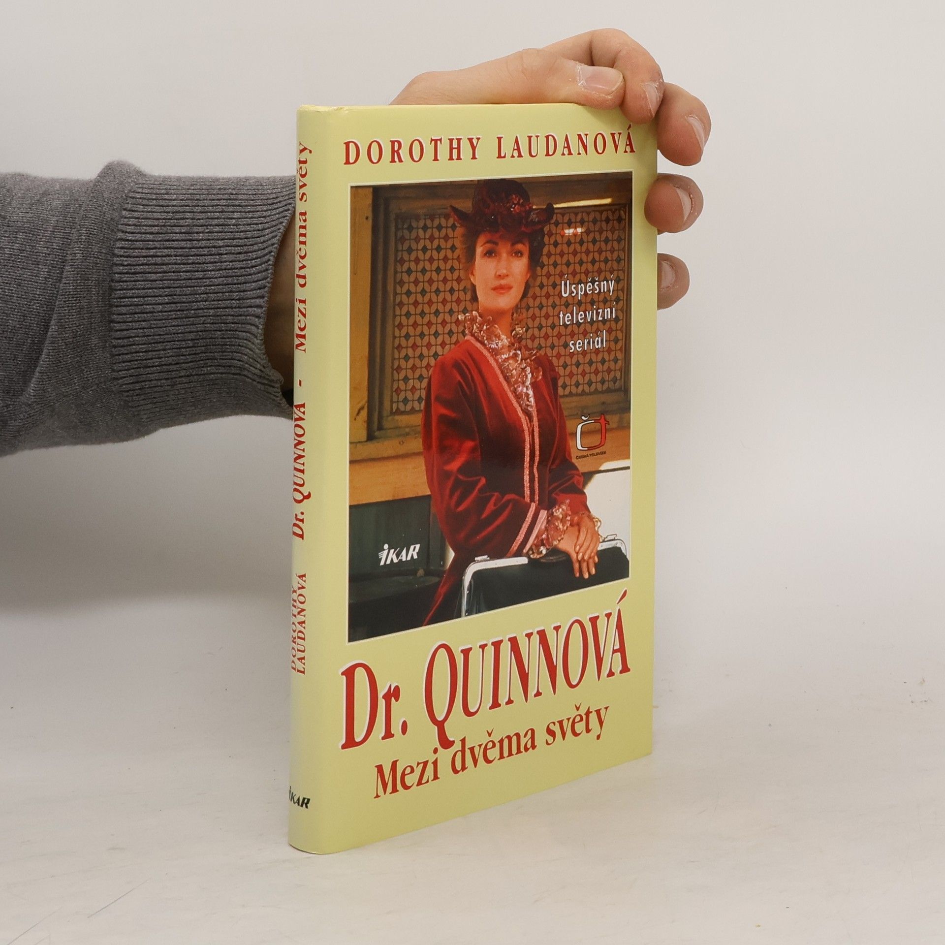 Mezi dvěma světy. Dr. Quinnová 1. díl