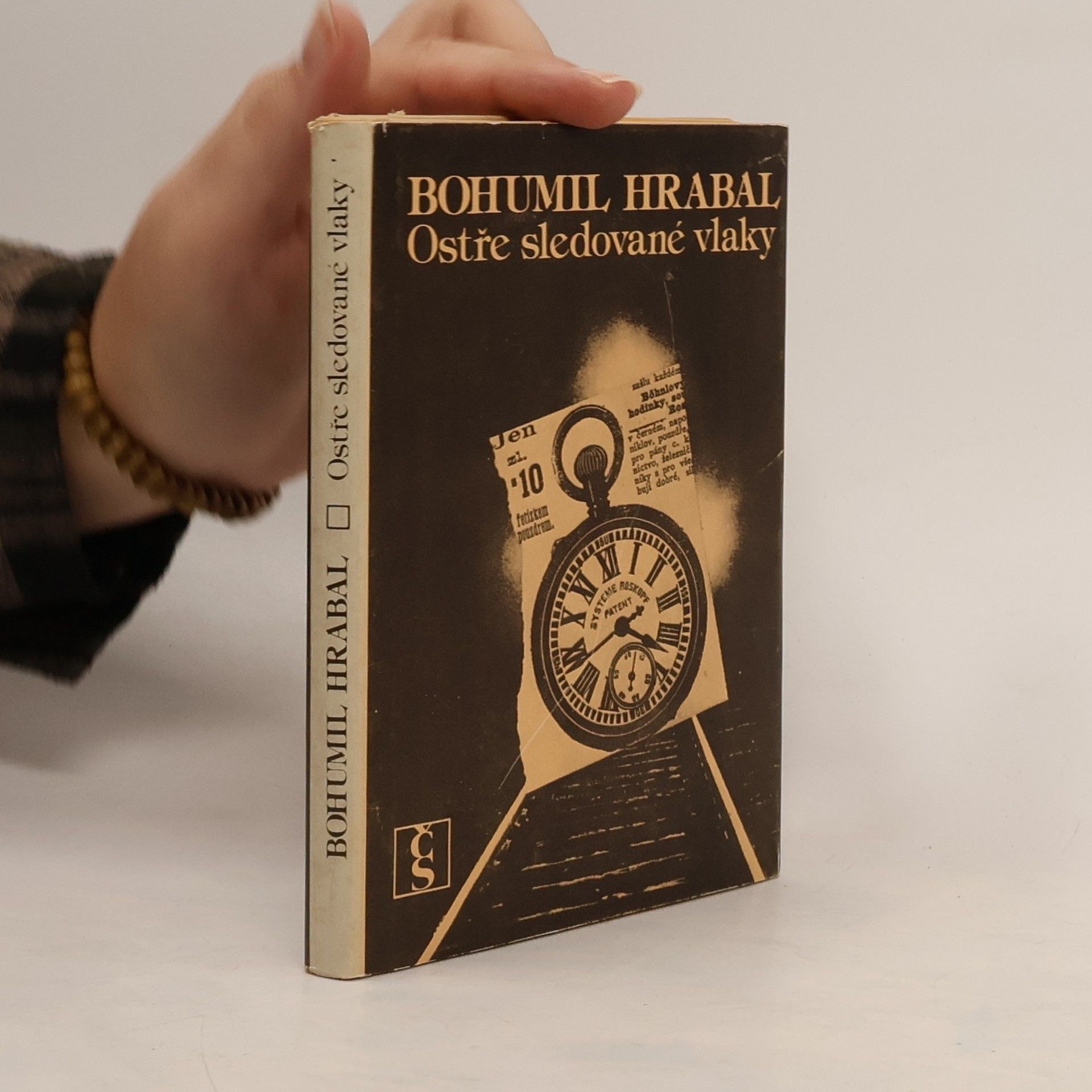 Ostře sledované vlaky