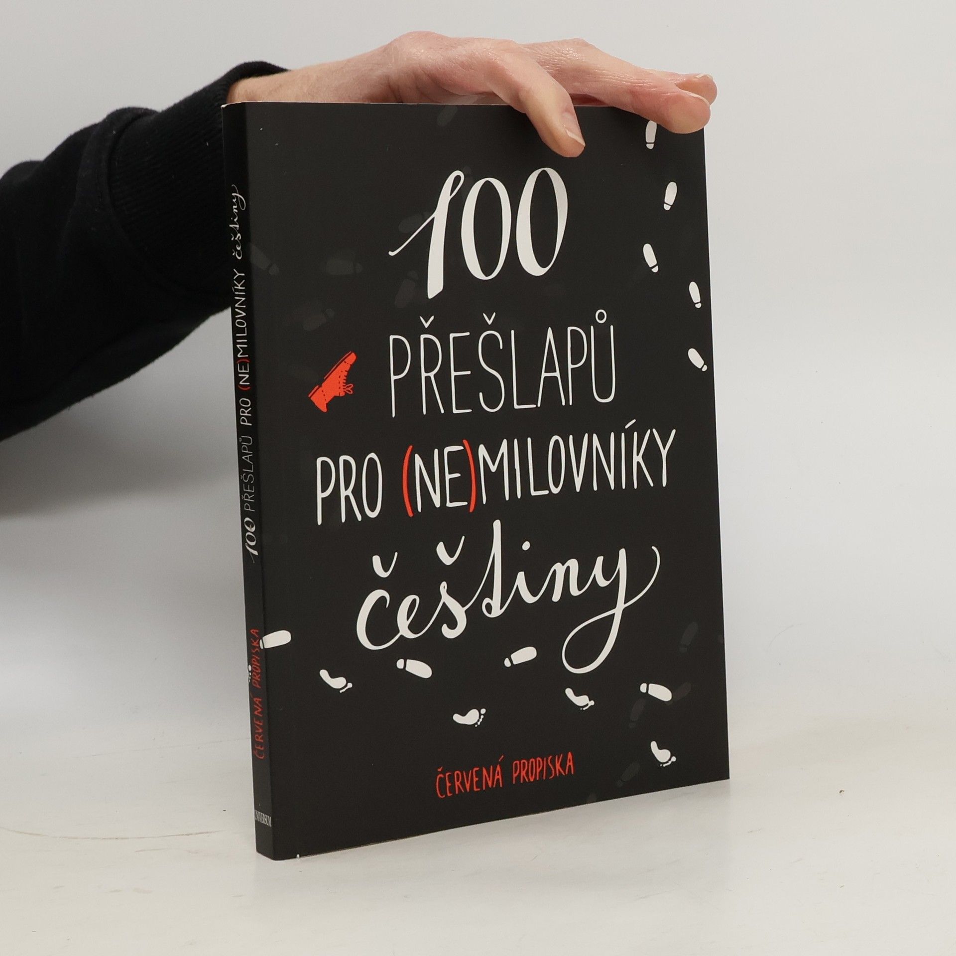Červená propiska 100 přešlapů pro (ne)milovníky češtiny