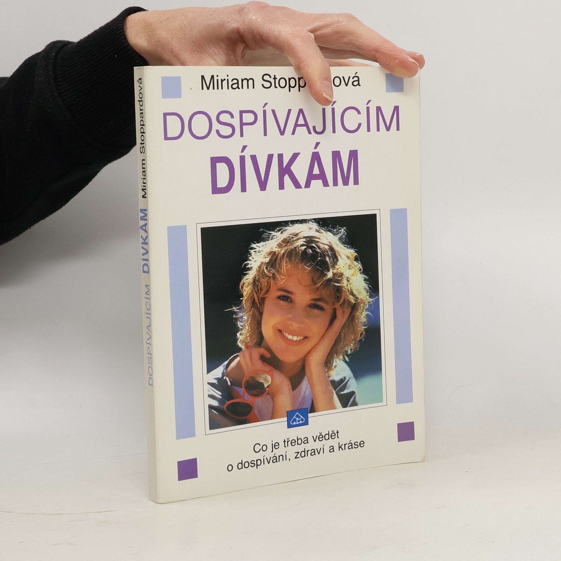 Karla Tchawou Tchuisseu 100 perliček pro (ne)milovníky češtiny