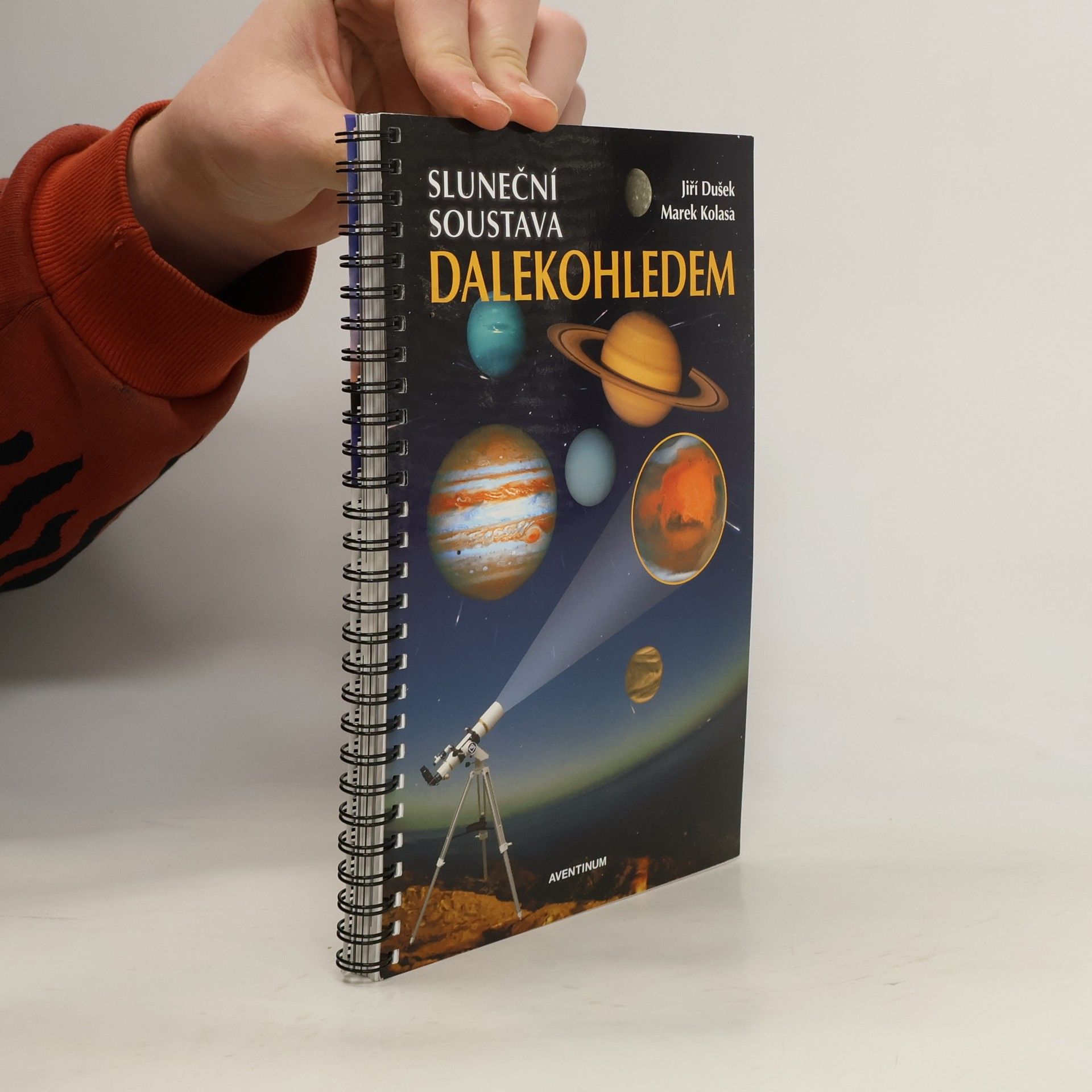 Jiří Dušek Sluneční soustava dalekohledem
