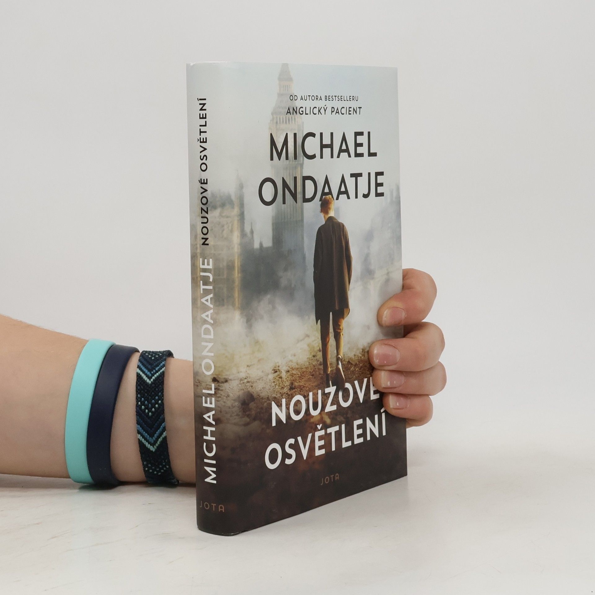Michael Ondaatje Nouzové osvětlení