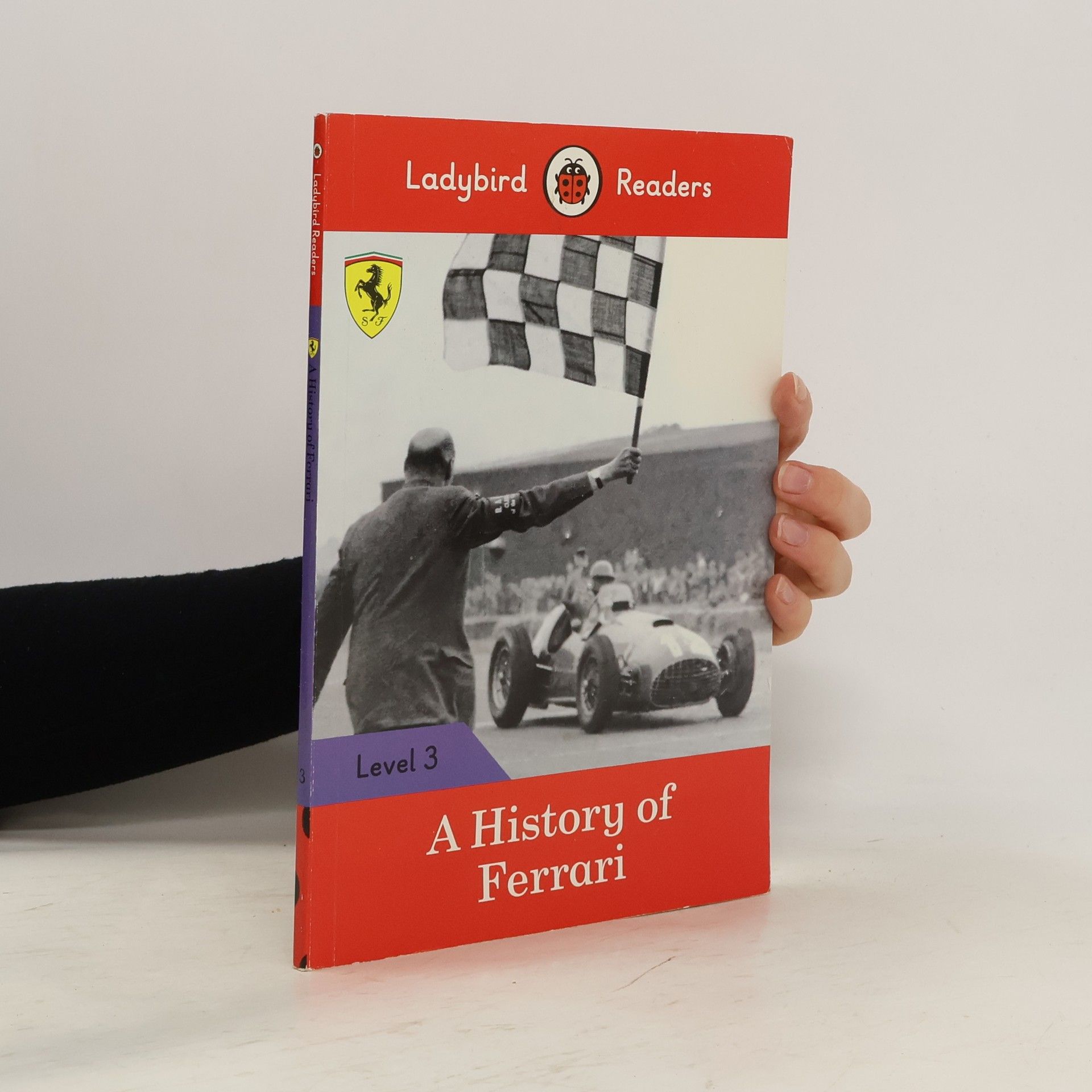 Collectif d'auteurs A History of Ferrari - Ladybird Readers Level 3