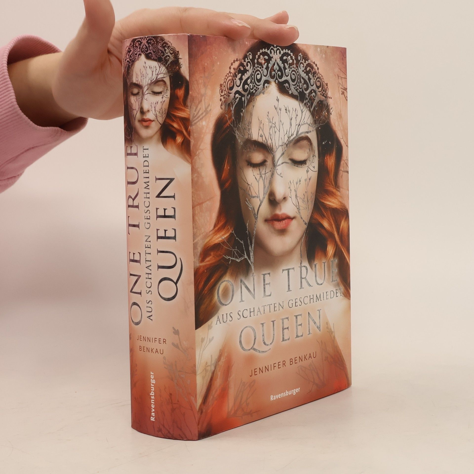 One True Queen, Band 2: Aus Schatten geschmiedet