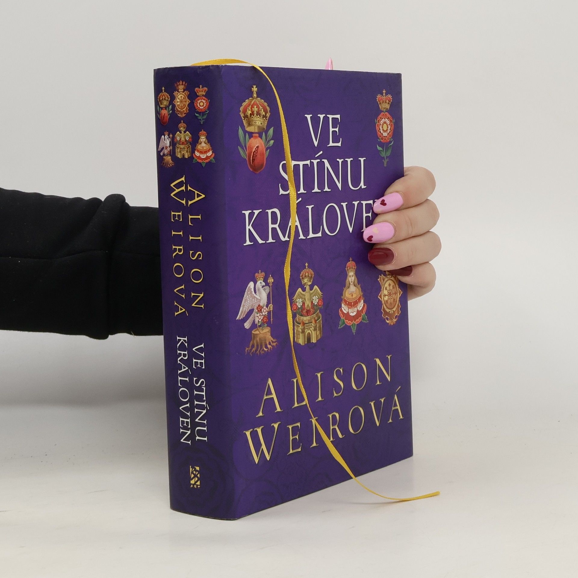 Alison Weirová Ve stínu královen