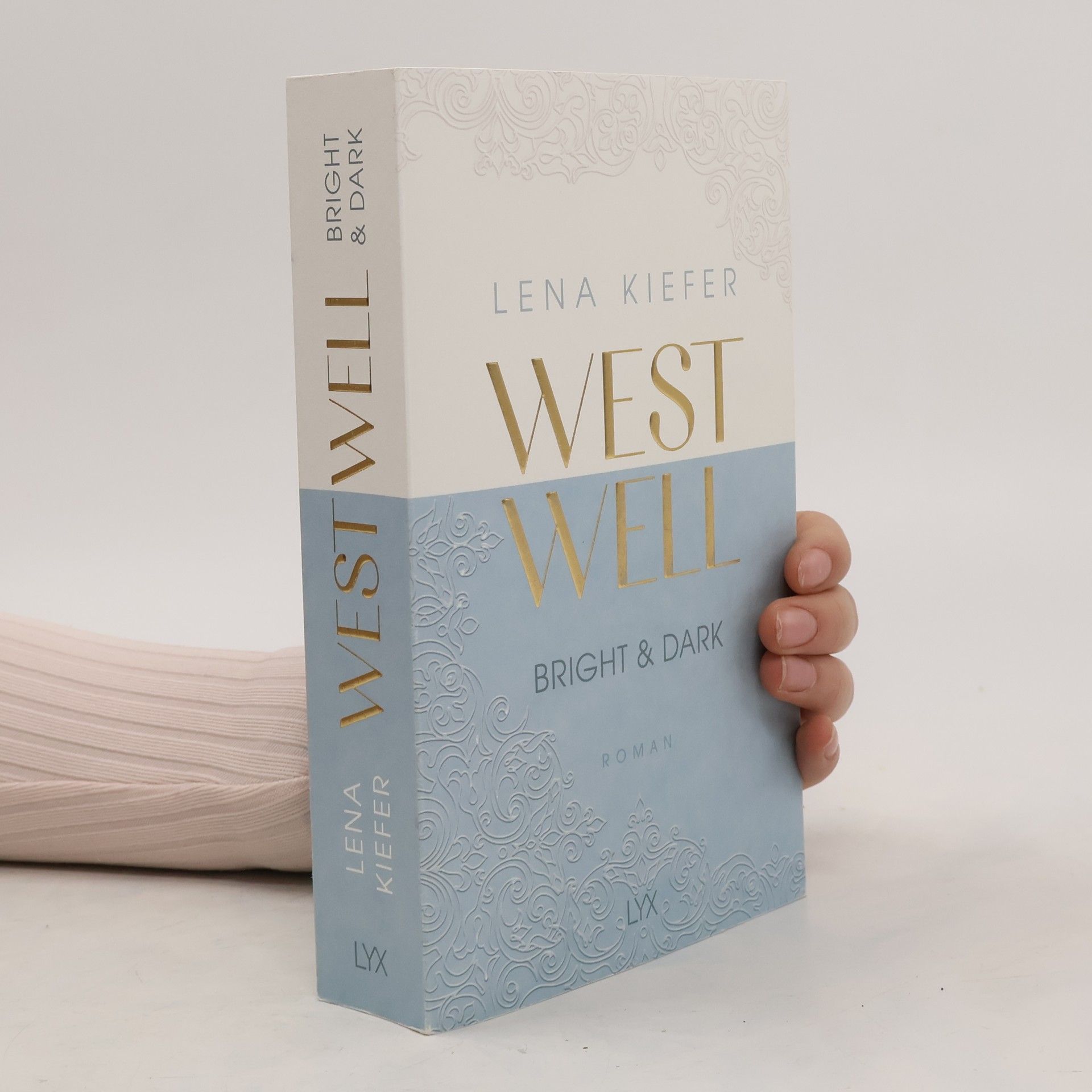 Lena Kiefer Westwell. Bright & Dark