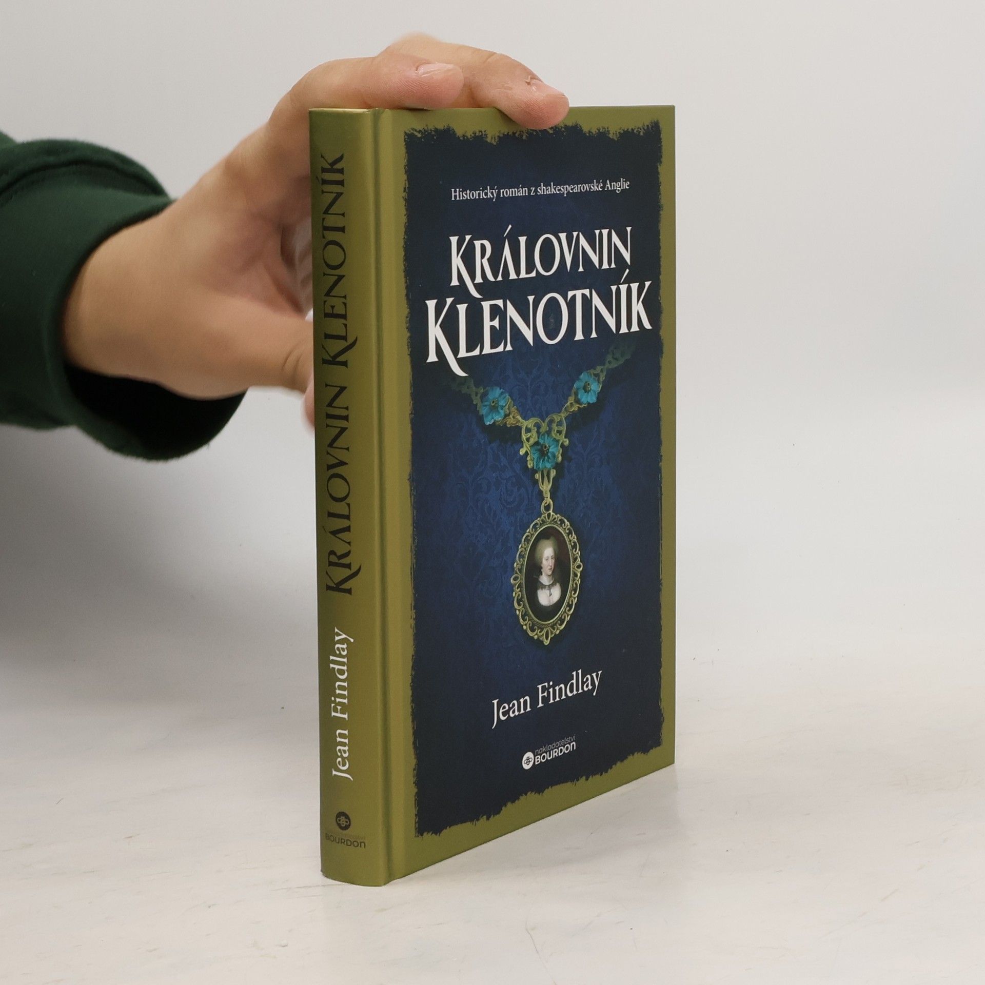 Denis Molčanov Královnin klenotník