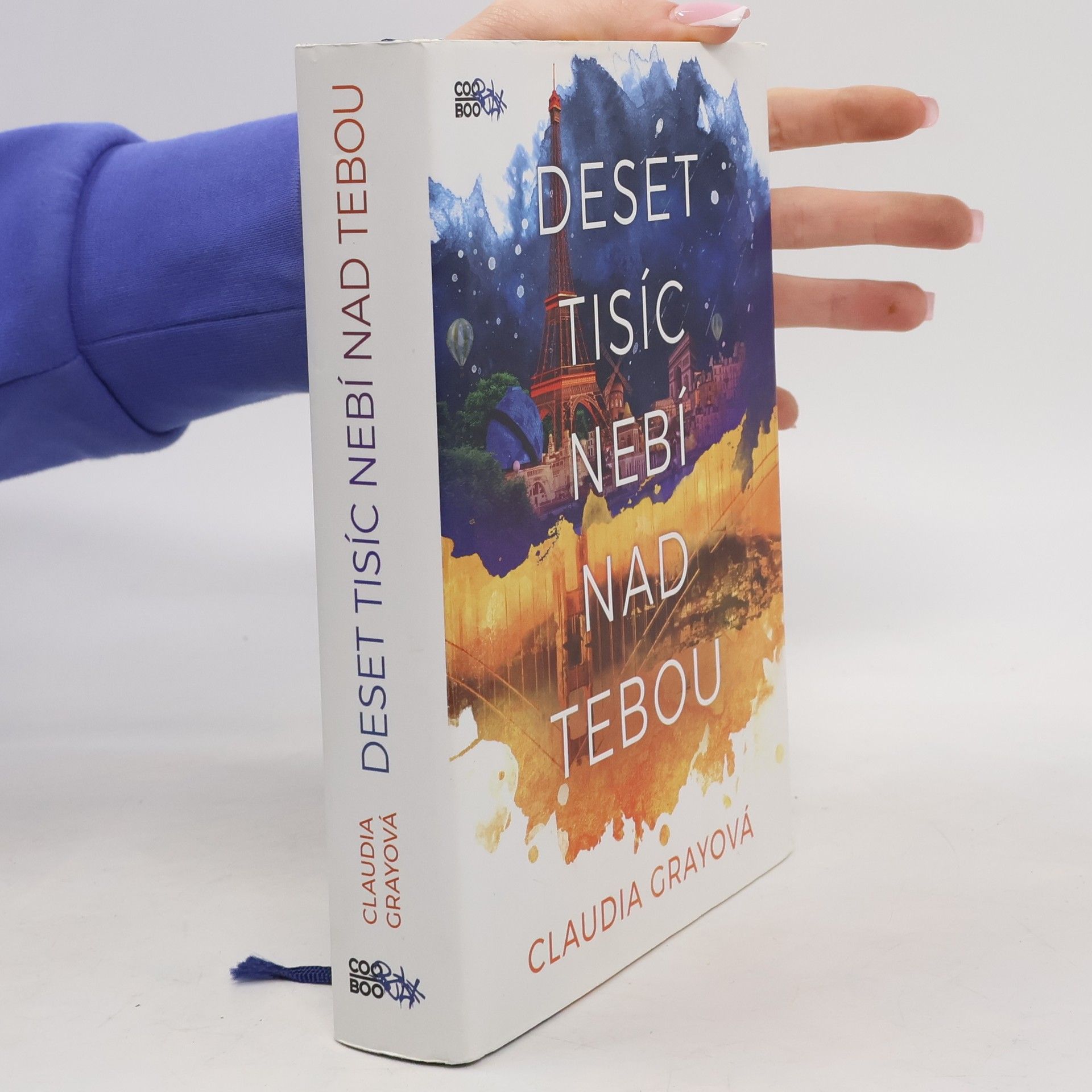 Claudia Gray Deset tisíc nebí nad tebou