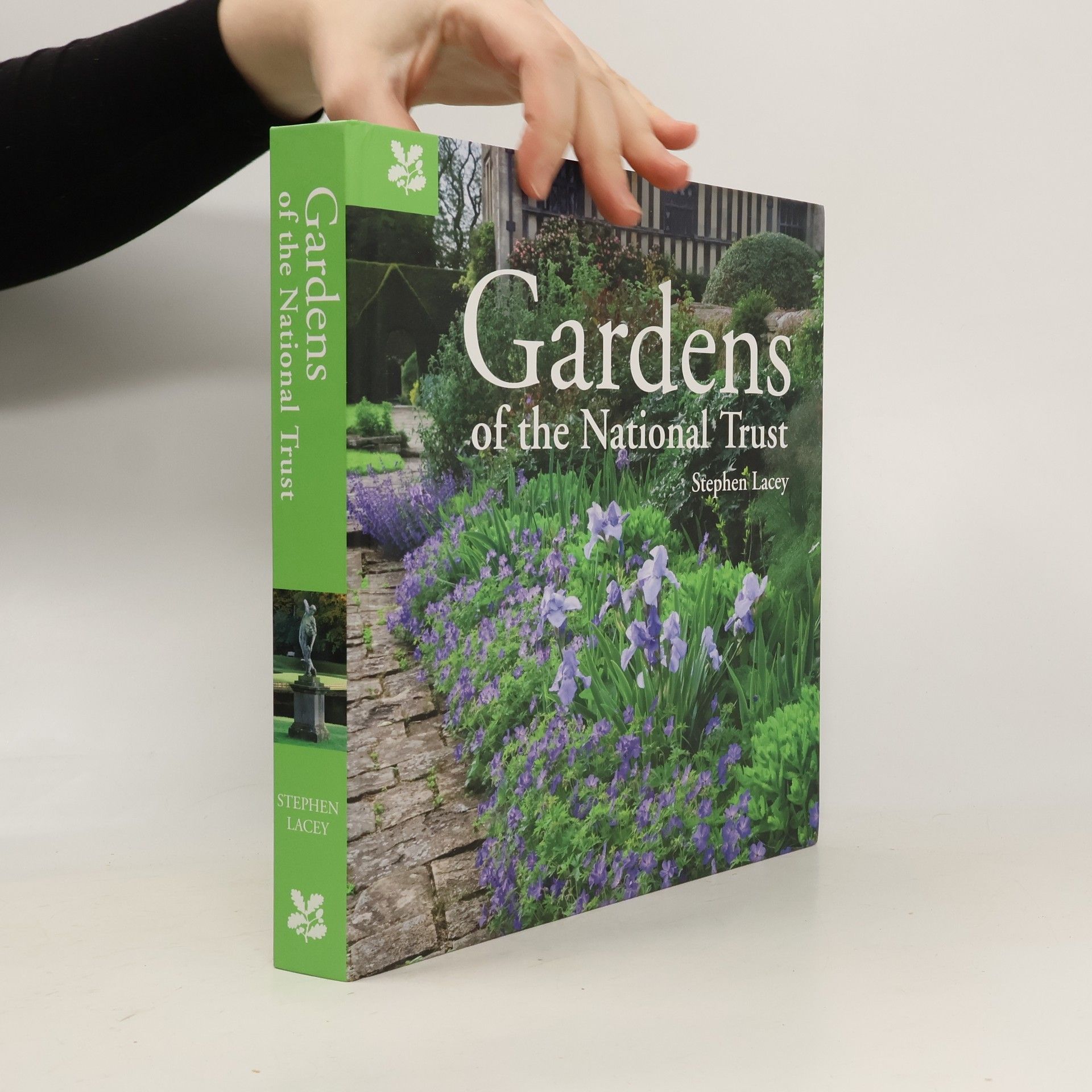 Gardens of the National Trust new edition