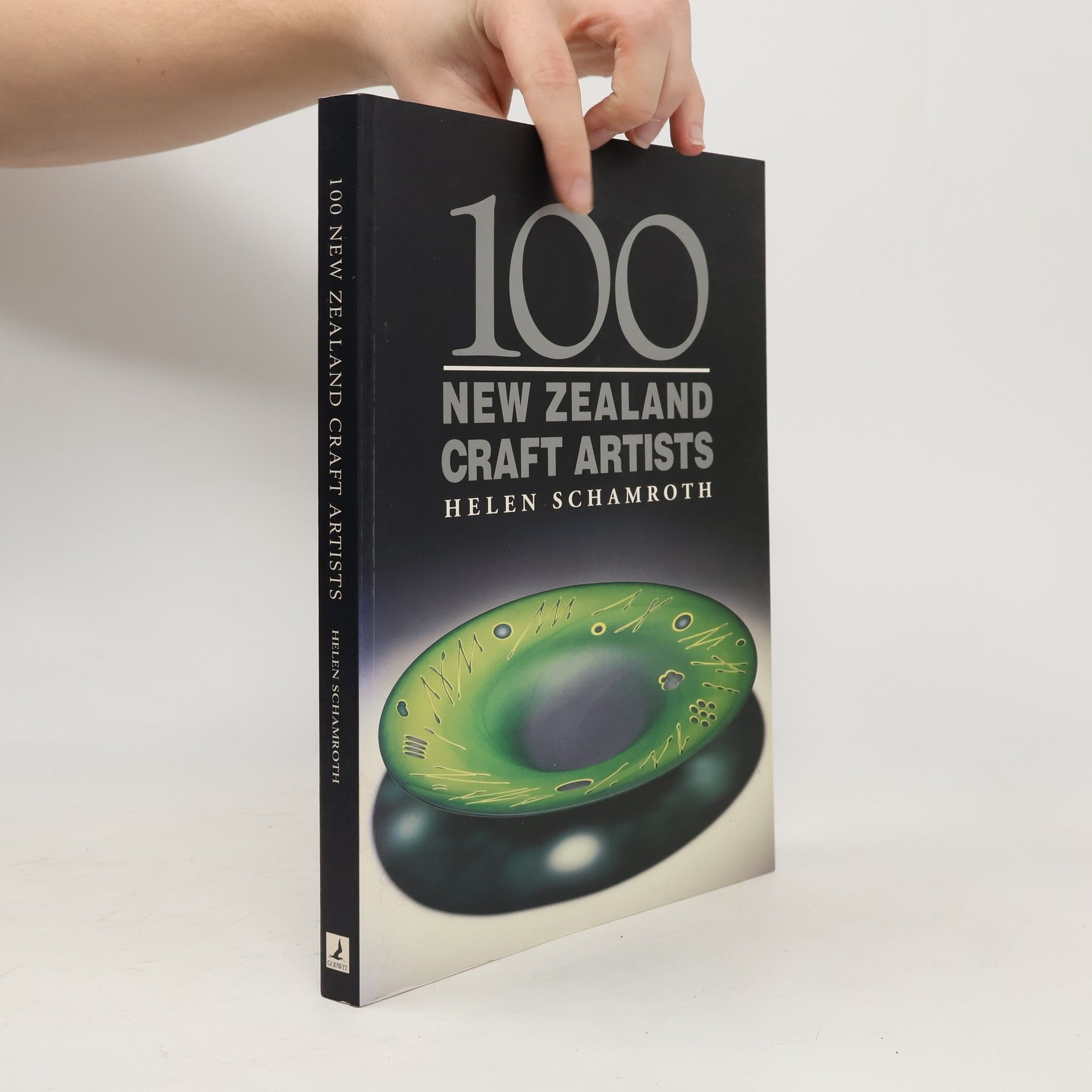 Helen Schamroth 100 New Zealand Craft Artists