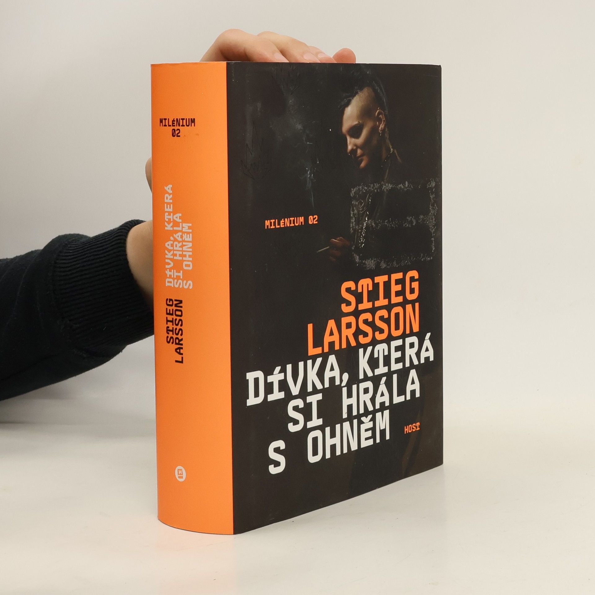 Stieg Larsson Dívka, která si hrála s ohněm