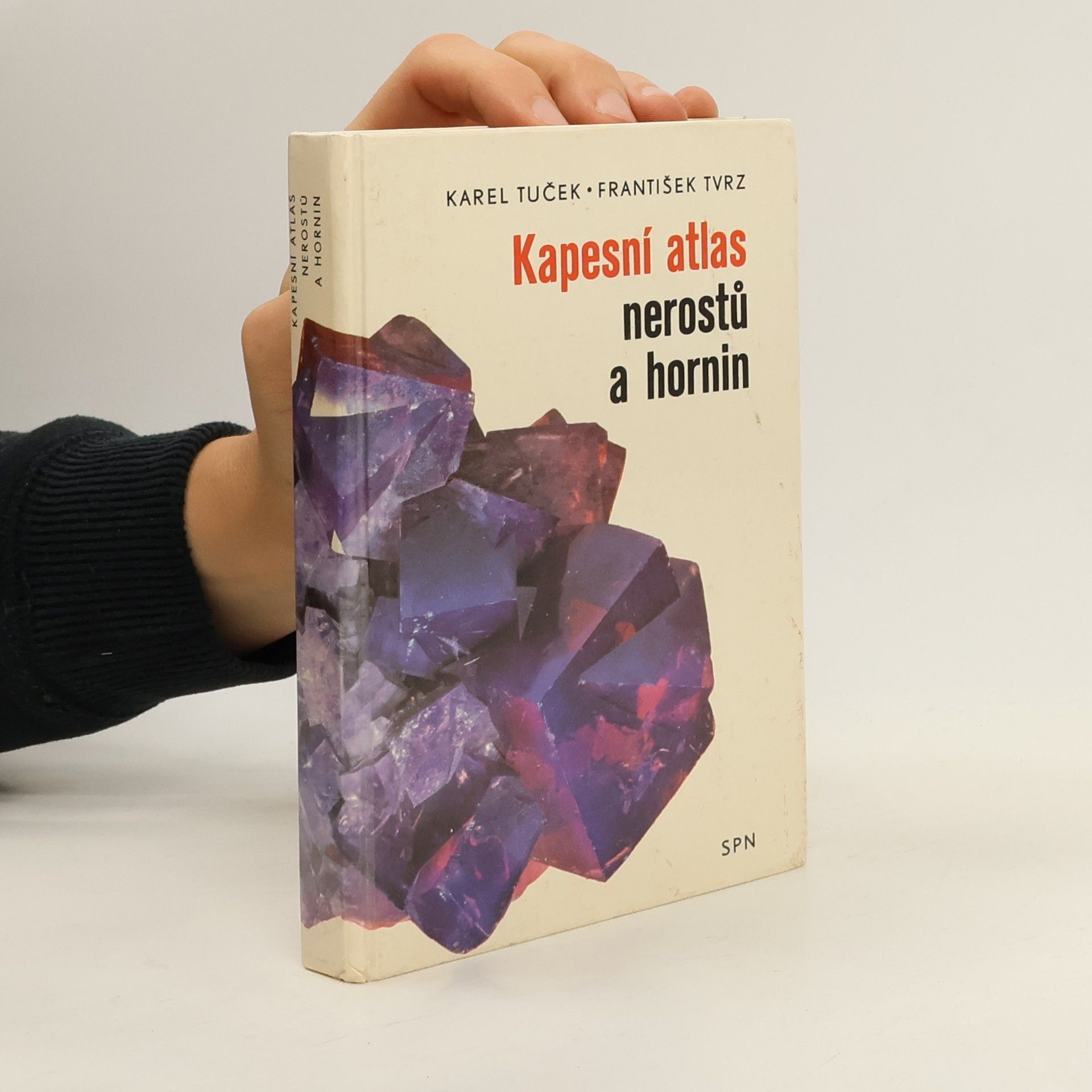 Kapesní atlas nerostů a hornin