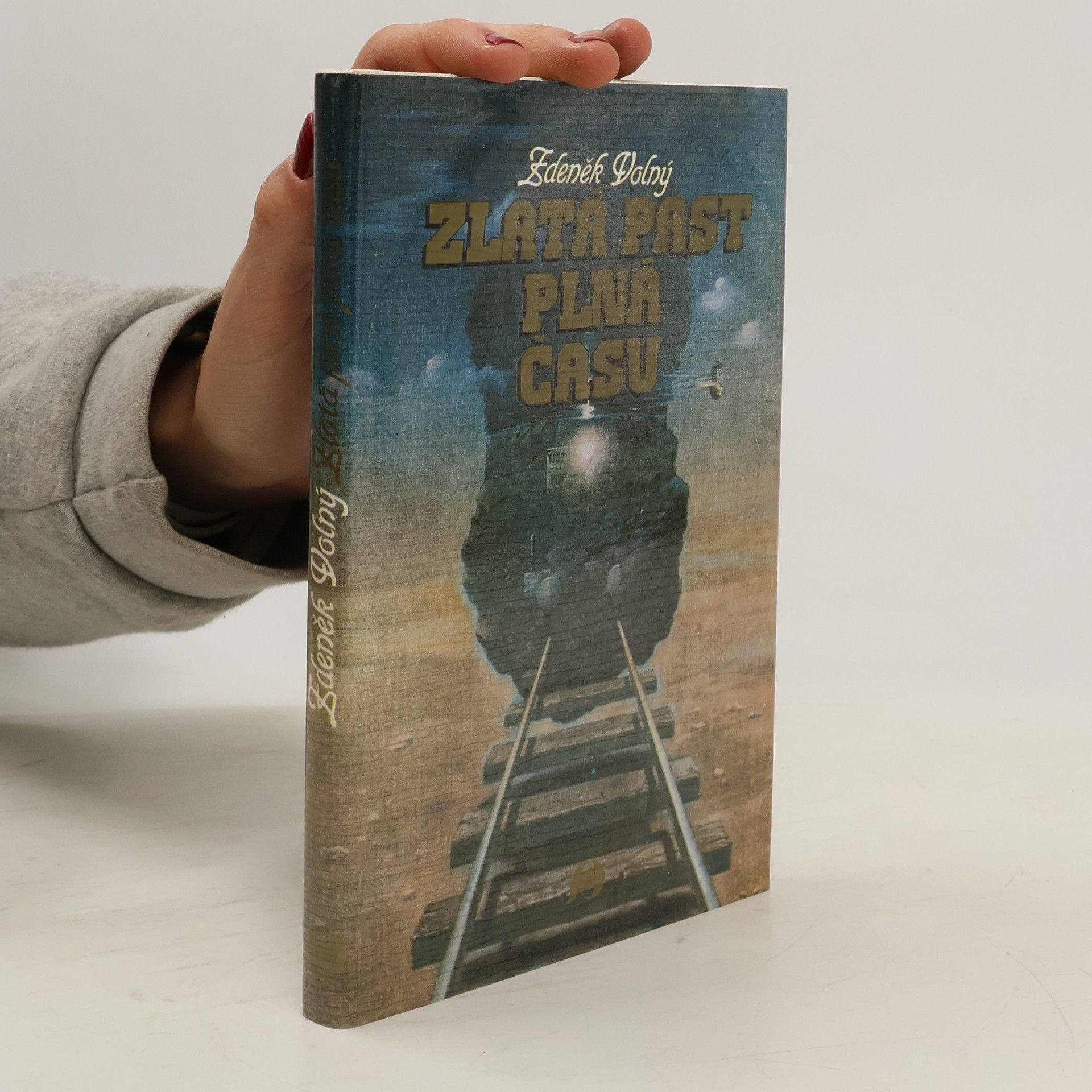 Zlatá past plná času