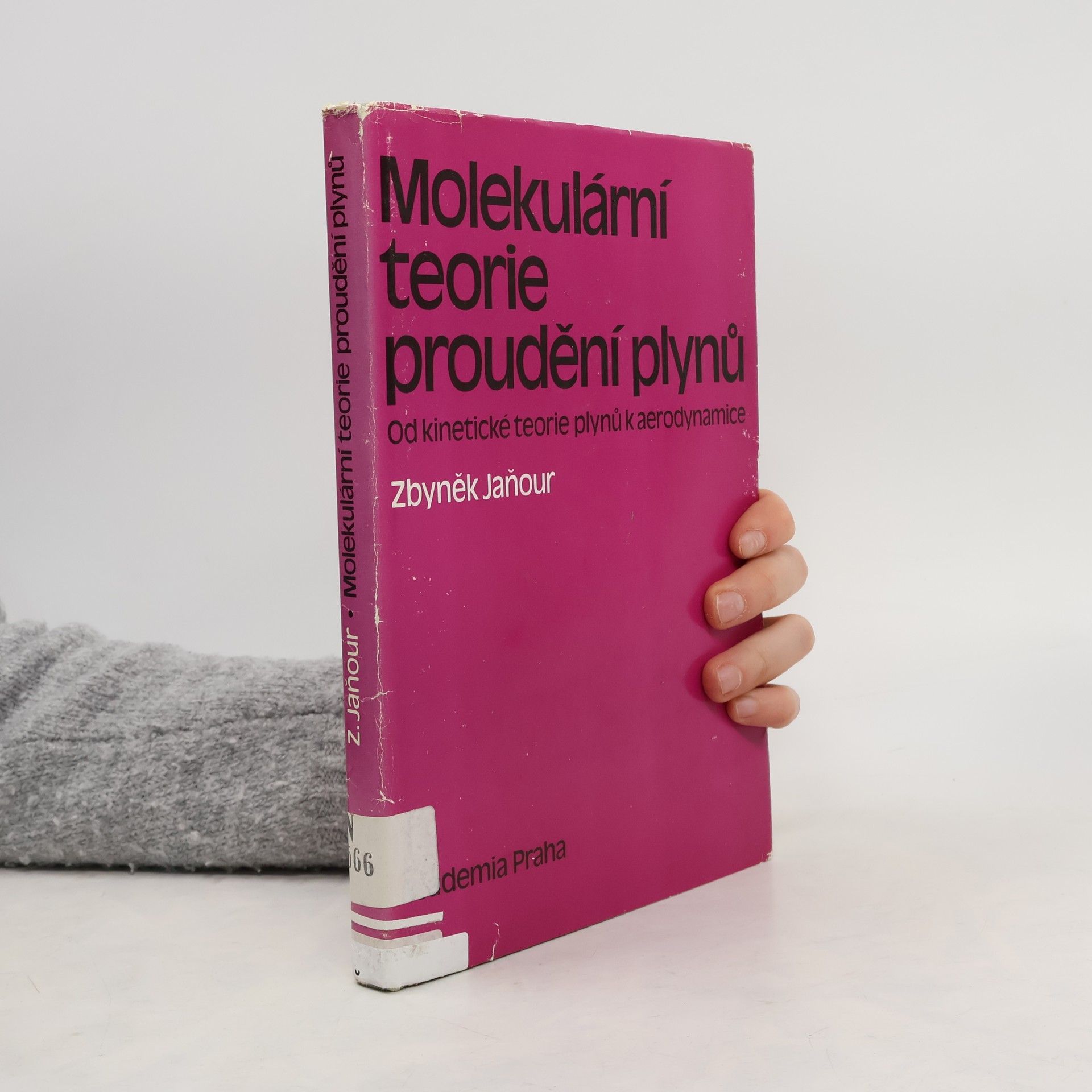 Zbyněk Jaňour Molekulární teorie proudění plynů: Od kinetické teorie plynů k aerodynamice