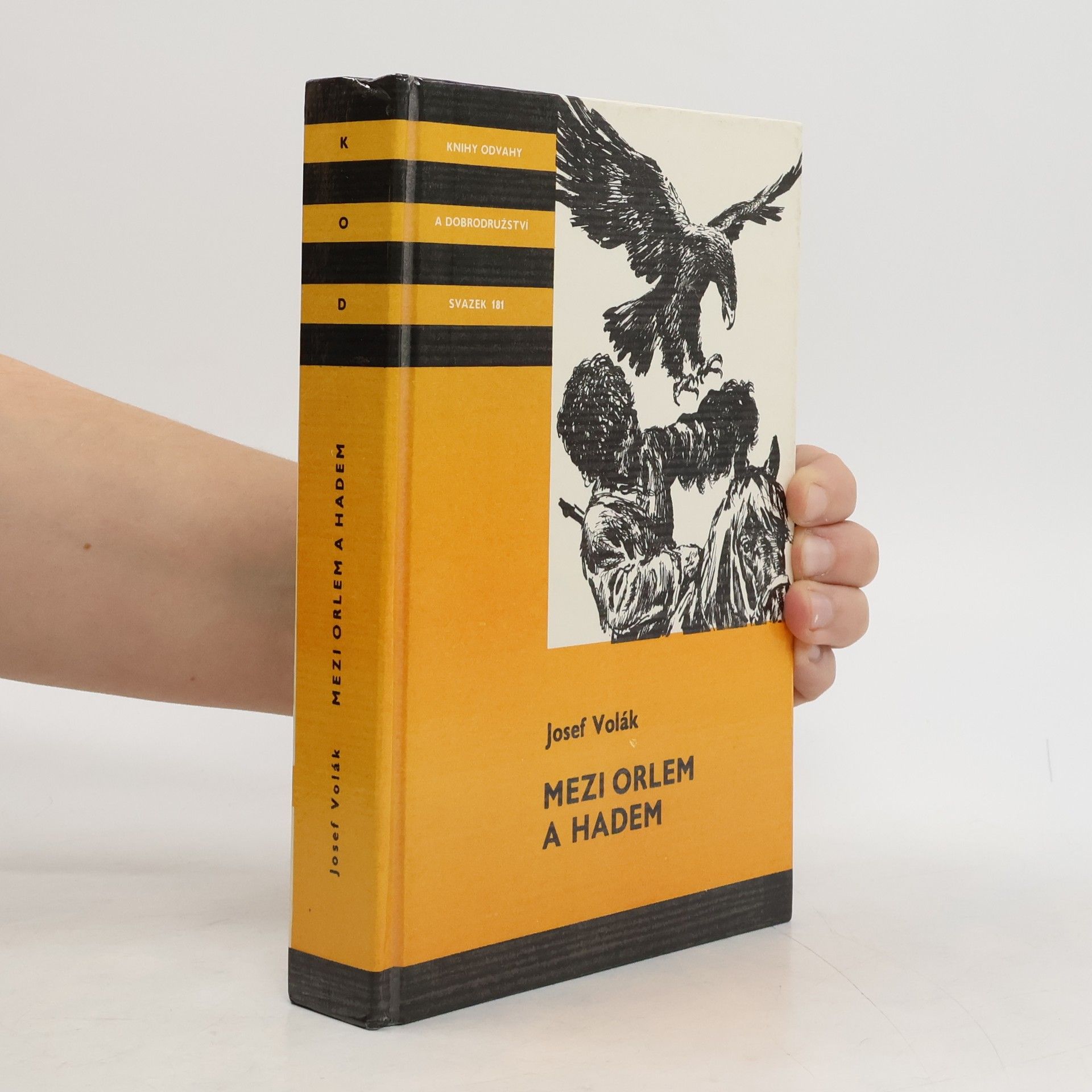 Mezi orlem a hadem