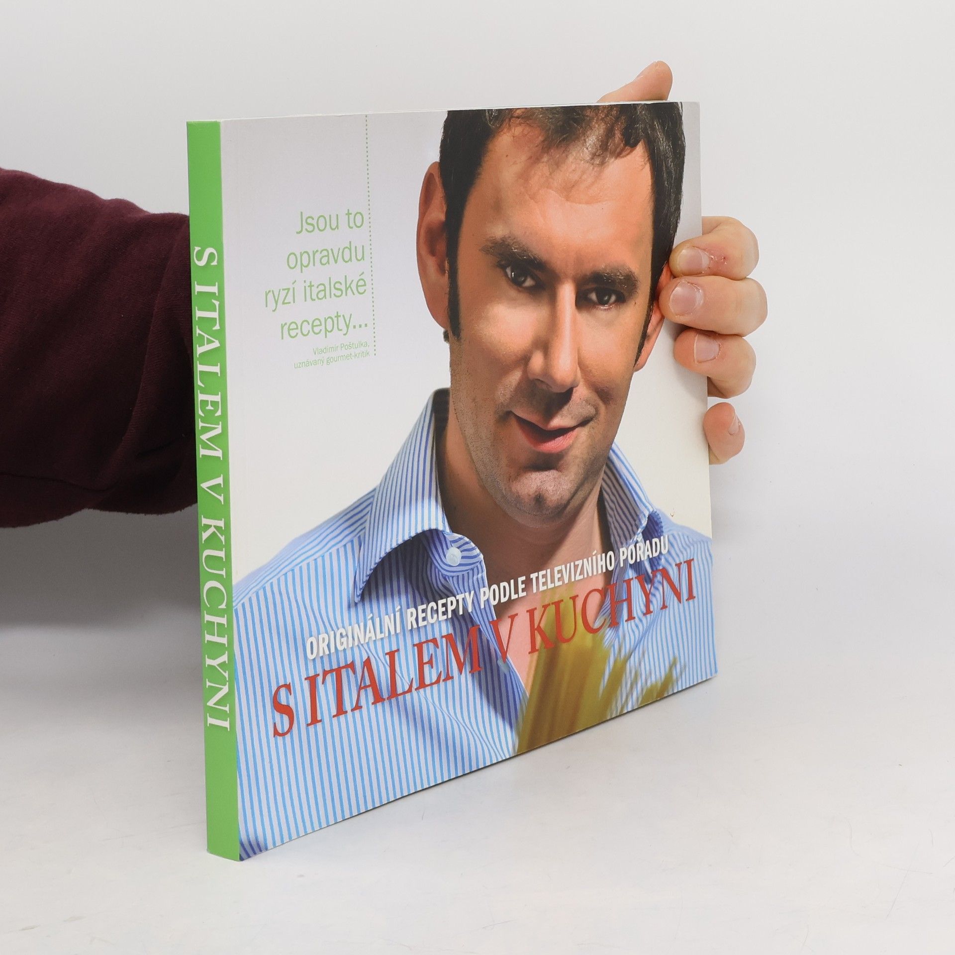 Emanuele Ridi S Italem v kuchyni