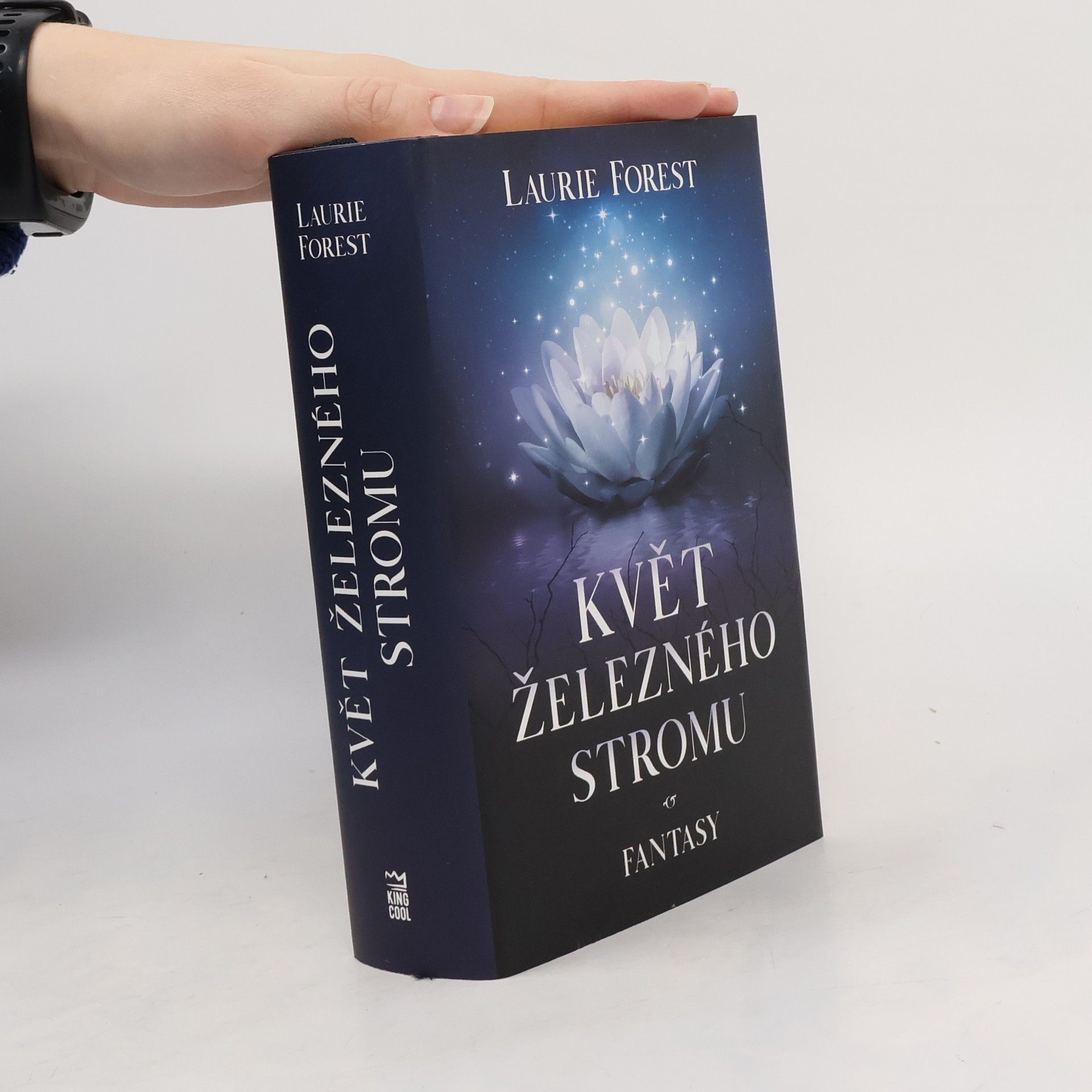 Laurie Forest Květ železného stromu