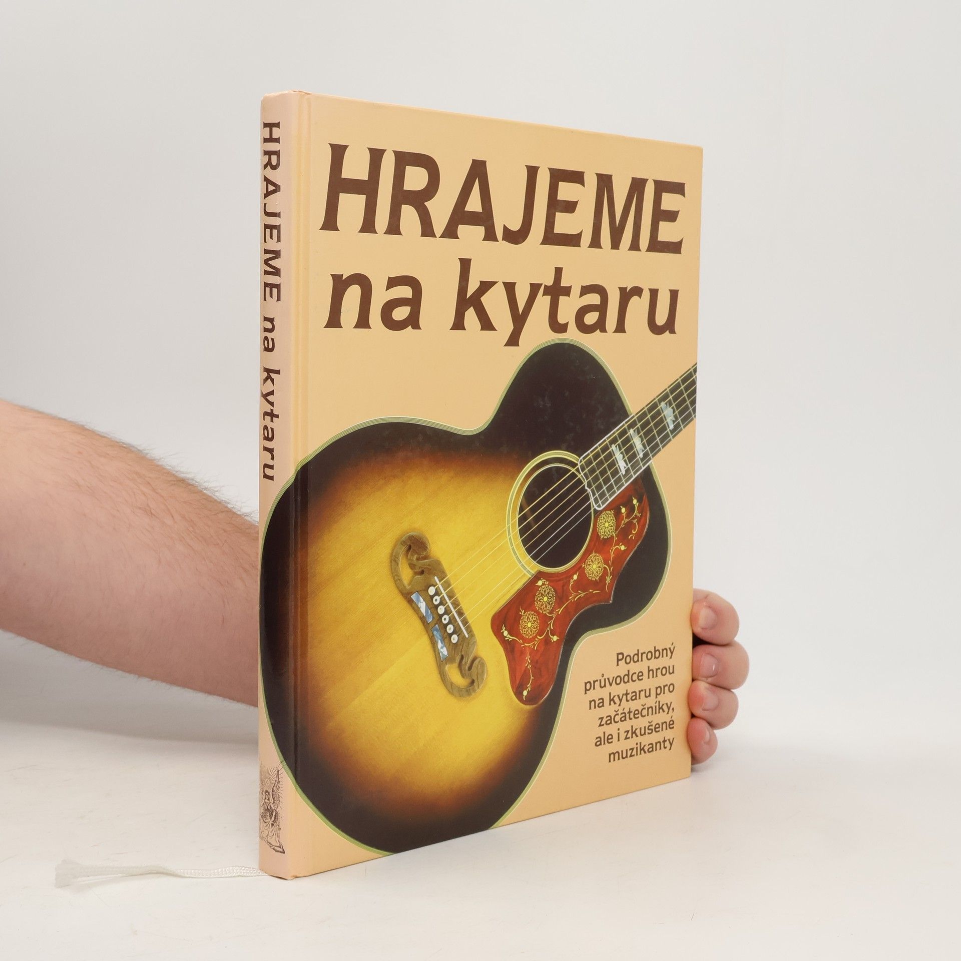 Pavel Dan Hrajeme na kytaru