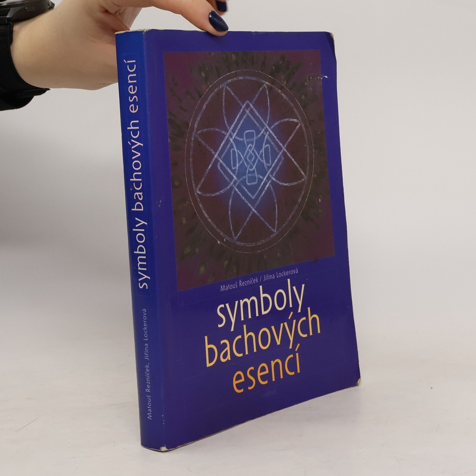 Symboly Bachových esencí jako úvod do elementární terapie