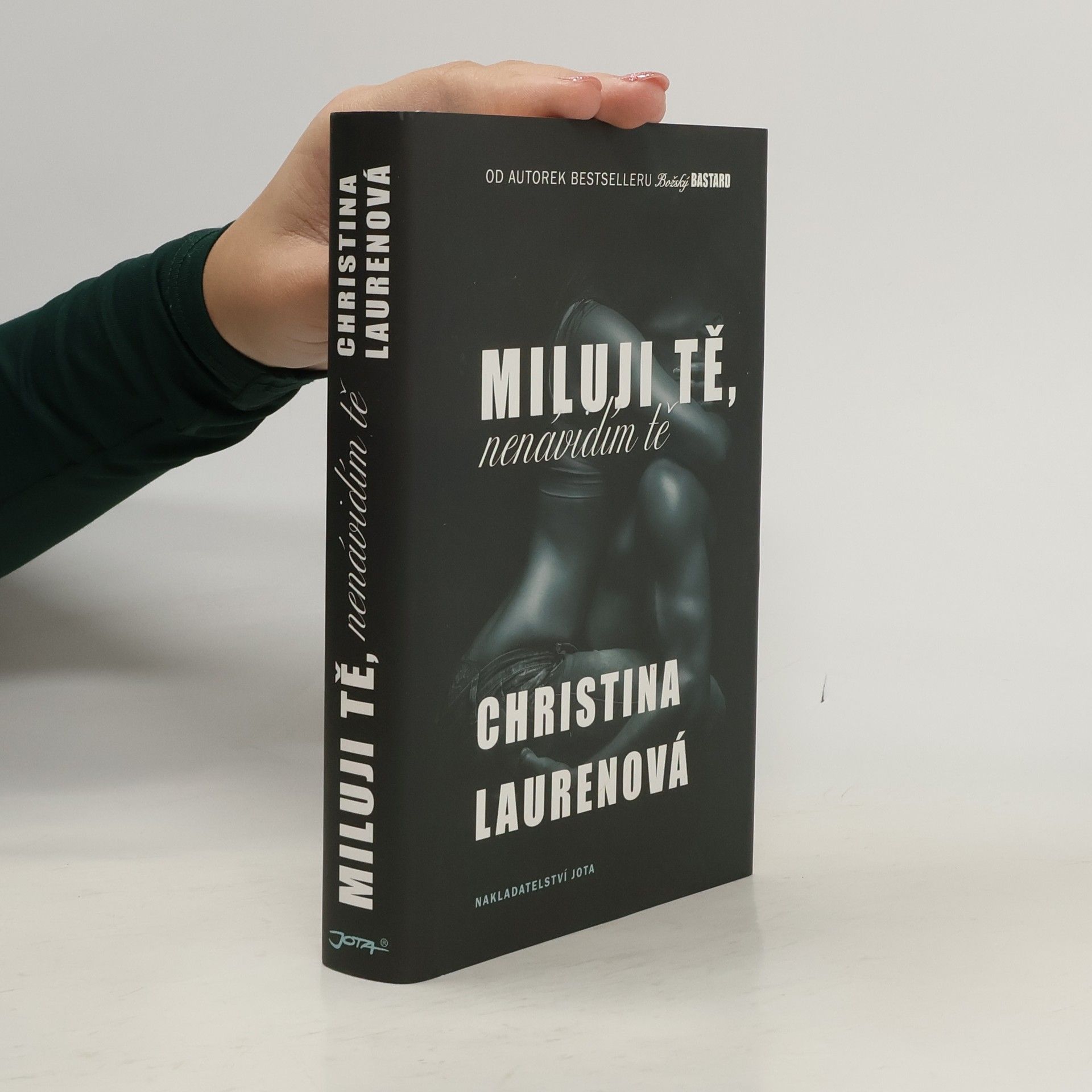 Christina Lauren Miluji tě, nenávidím tě