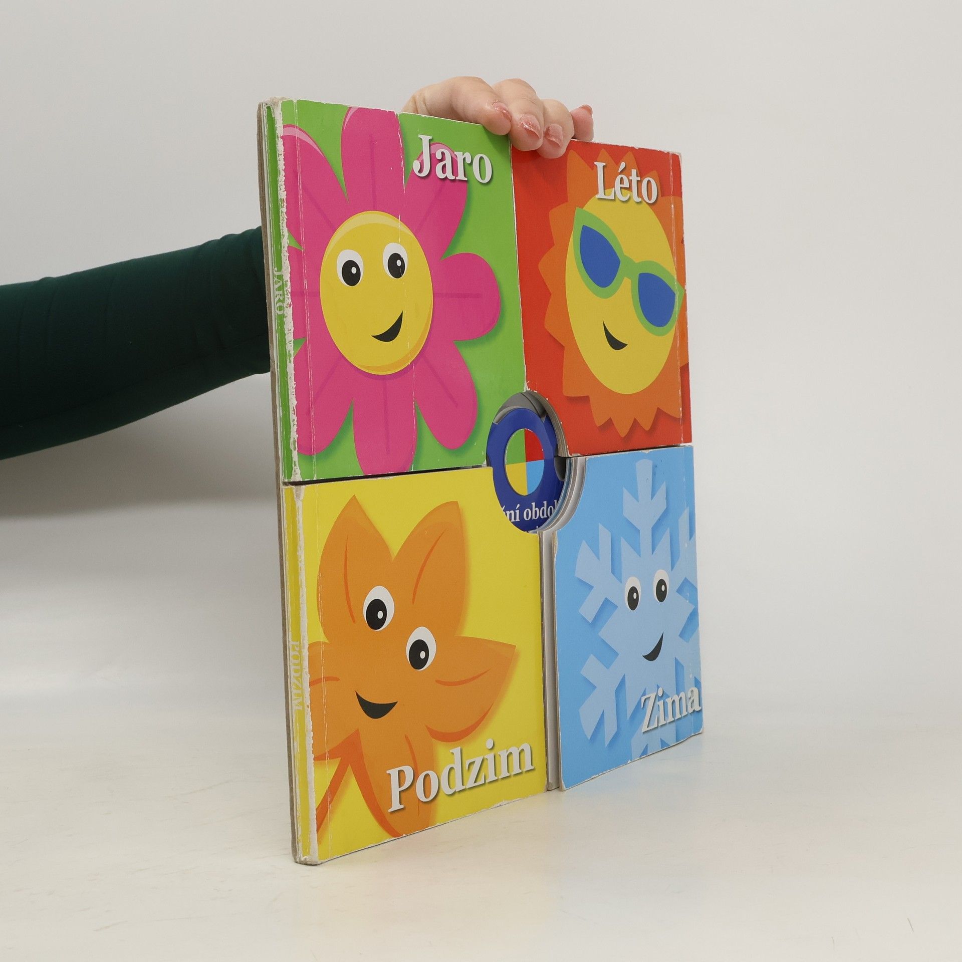 Kolektiv autorů Roční období : 4 knížky v jedné