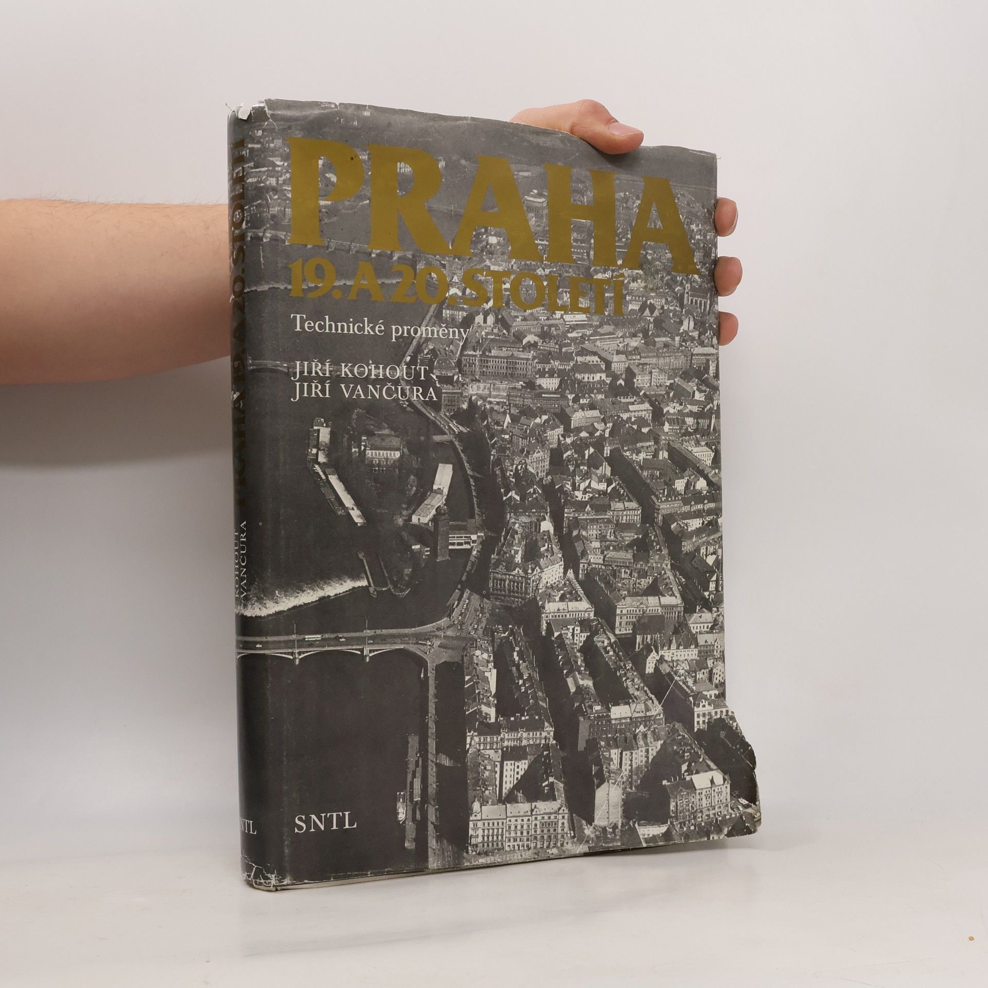 Jiří Kohout Praha 19. a 20. století. Technické proměny
