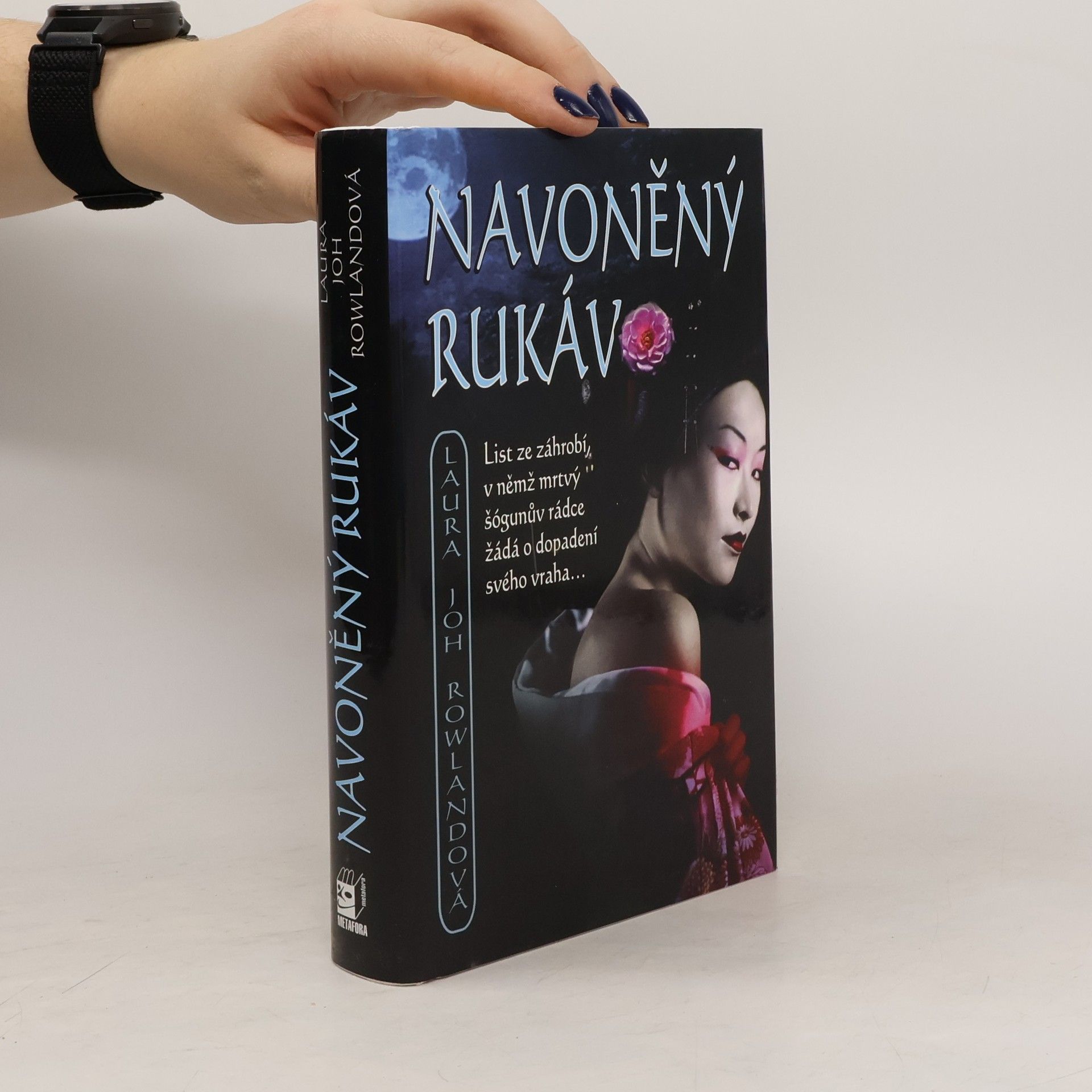 Laura Joh Rowland Navoněný rukáv