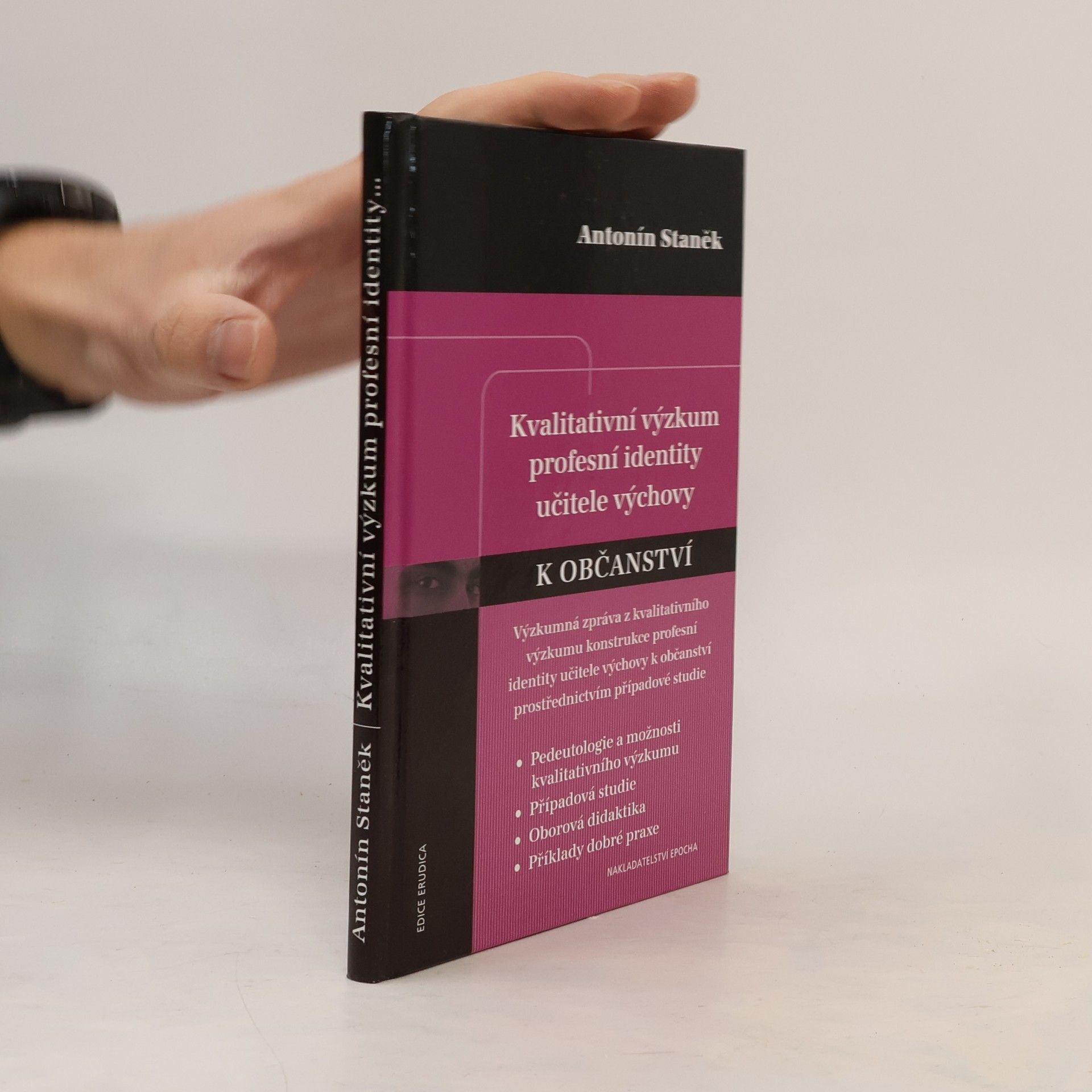 Kvalitativní výzkum profesní identity učitele výchovy k občanství