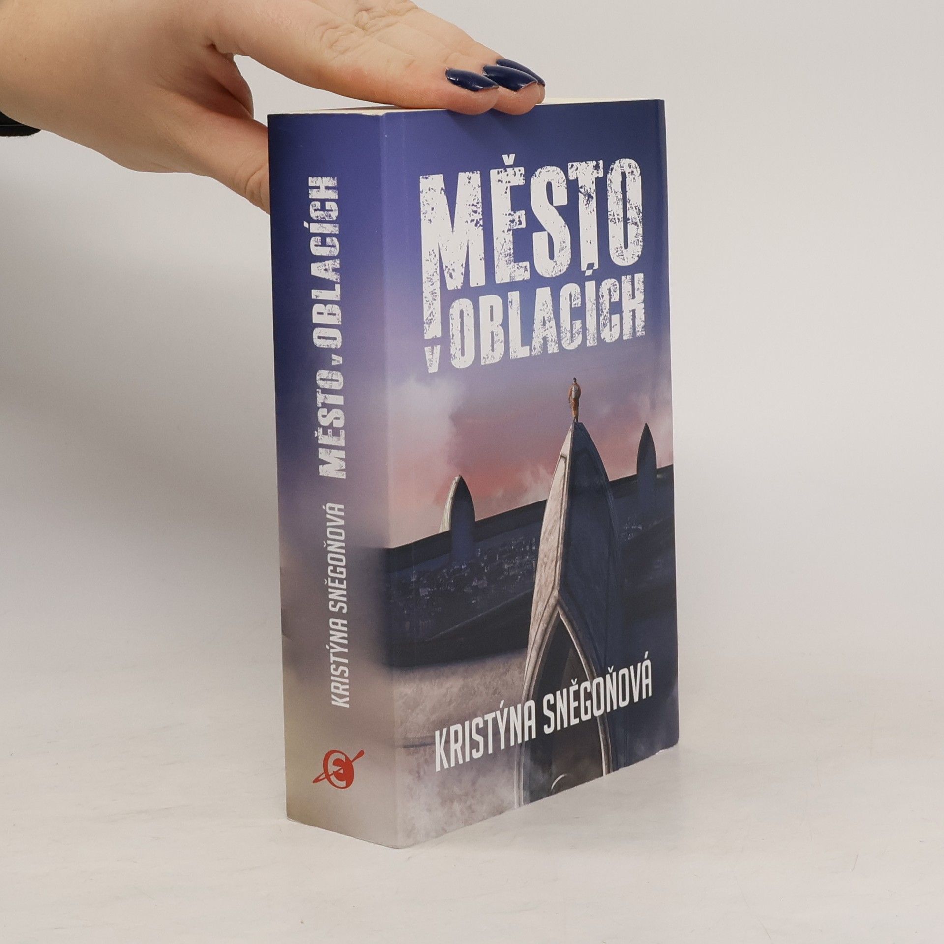 Kristýna Sněgoňová Město v oblacích