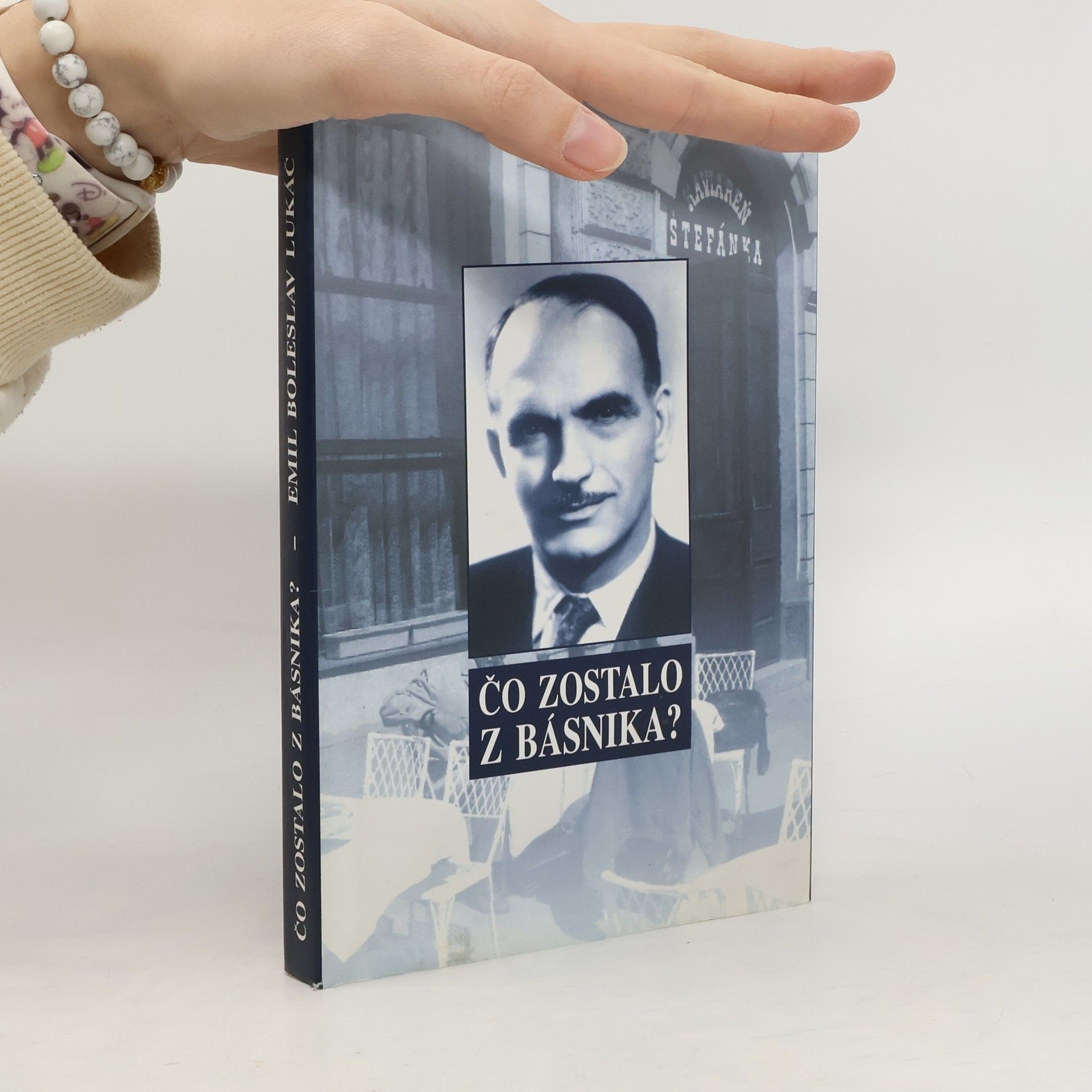 Čo zostalo z básnika?