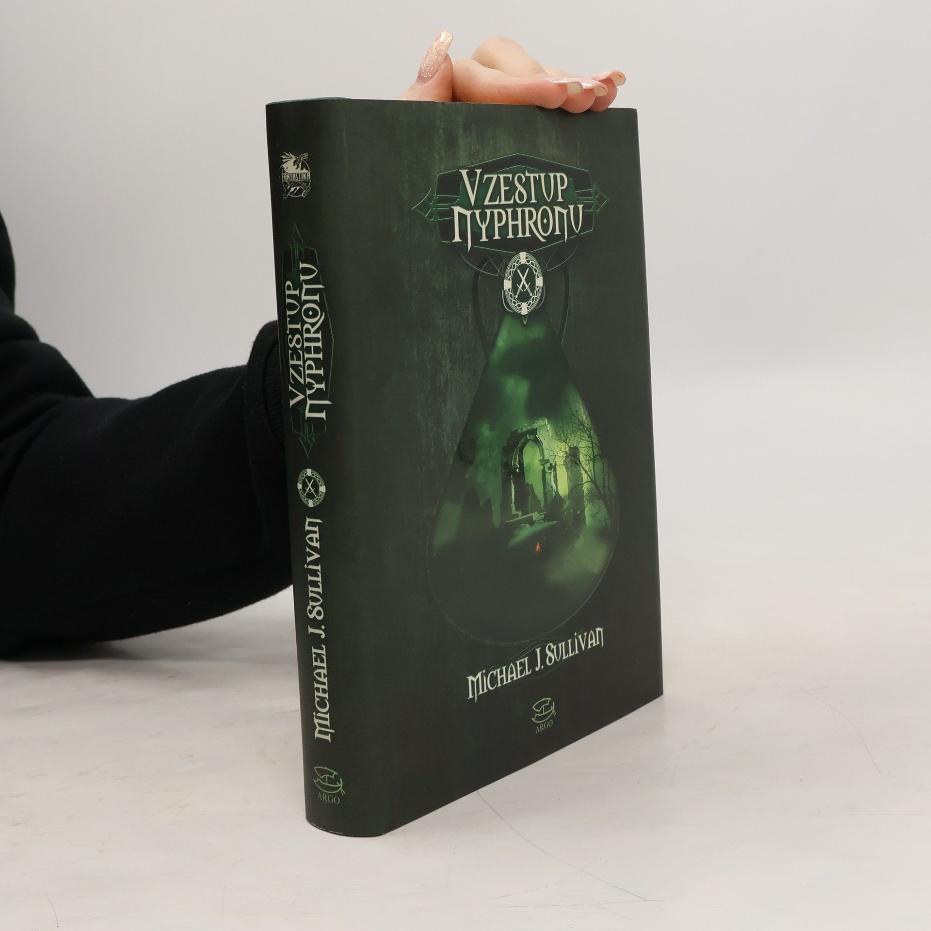 Michael J. Sullivan Vzestup Nyphronu