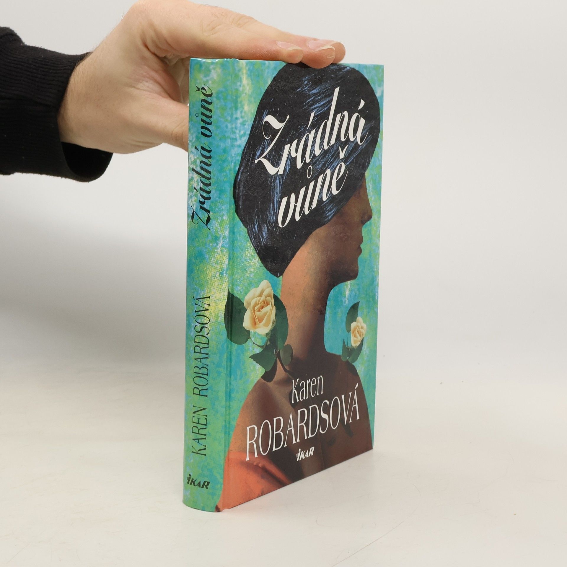 Karen Robards Zrádná vůně