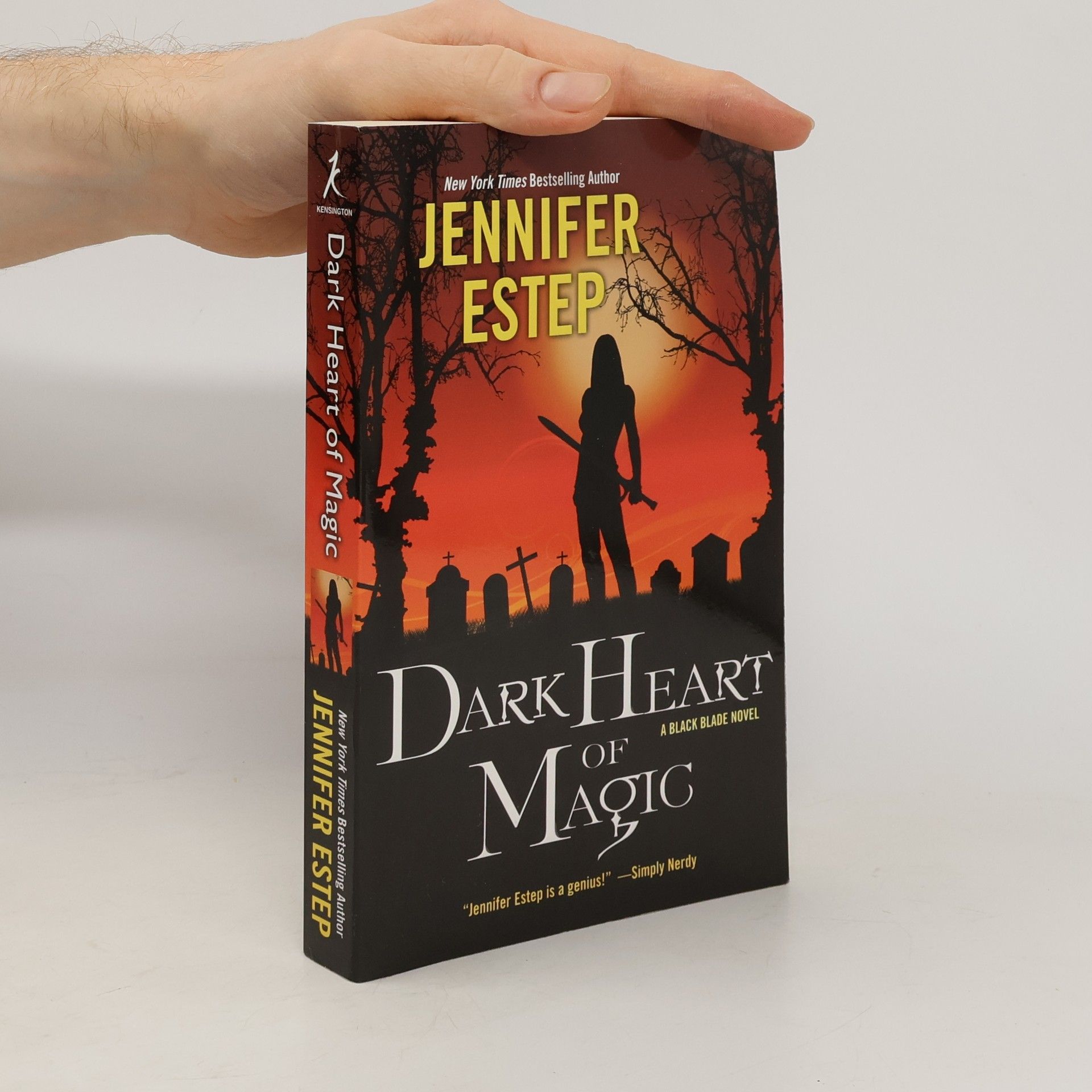 Jennifer Estep Dark Heart of Magic. Black Blade 2