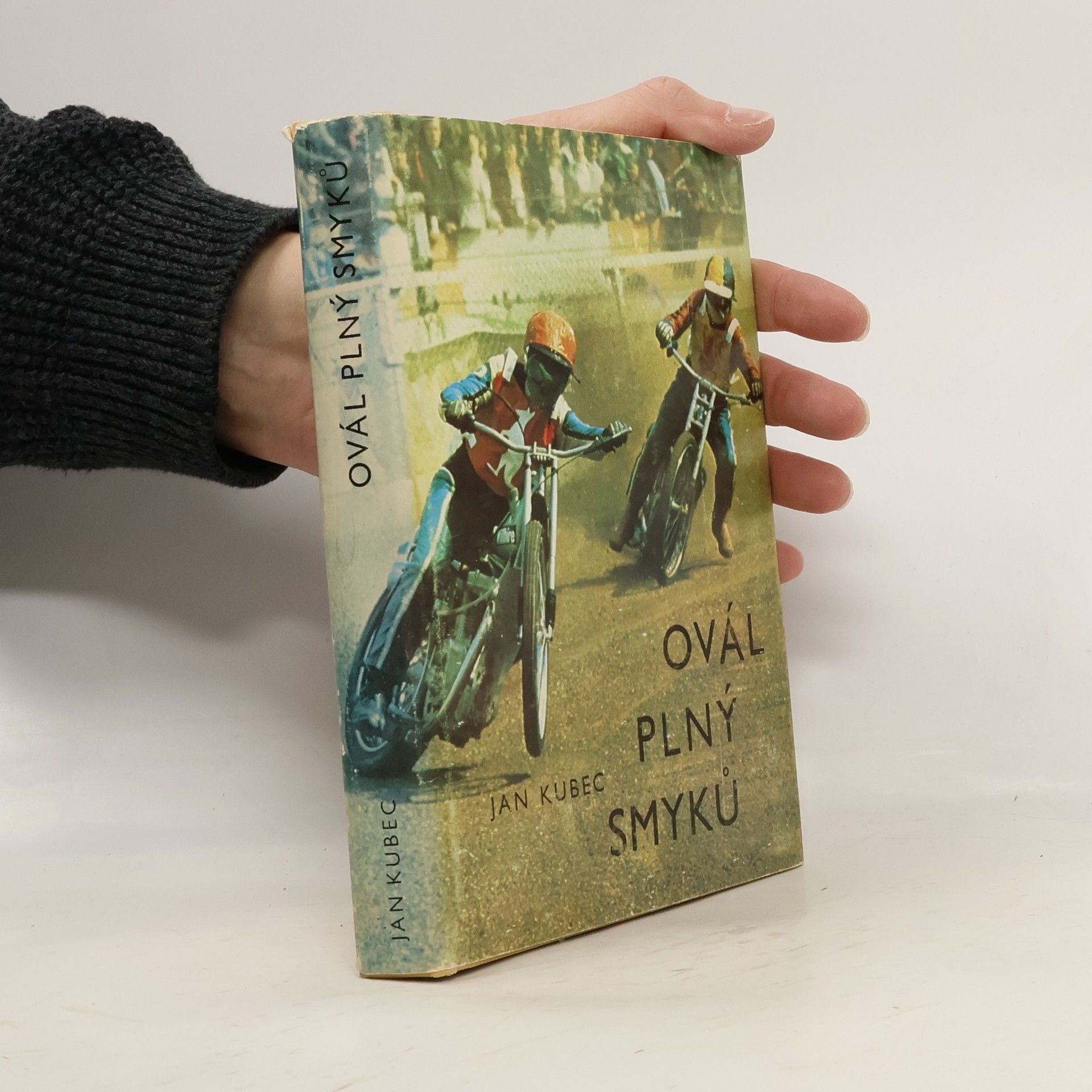 Jan Kubec Ovál plný smyků