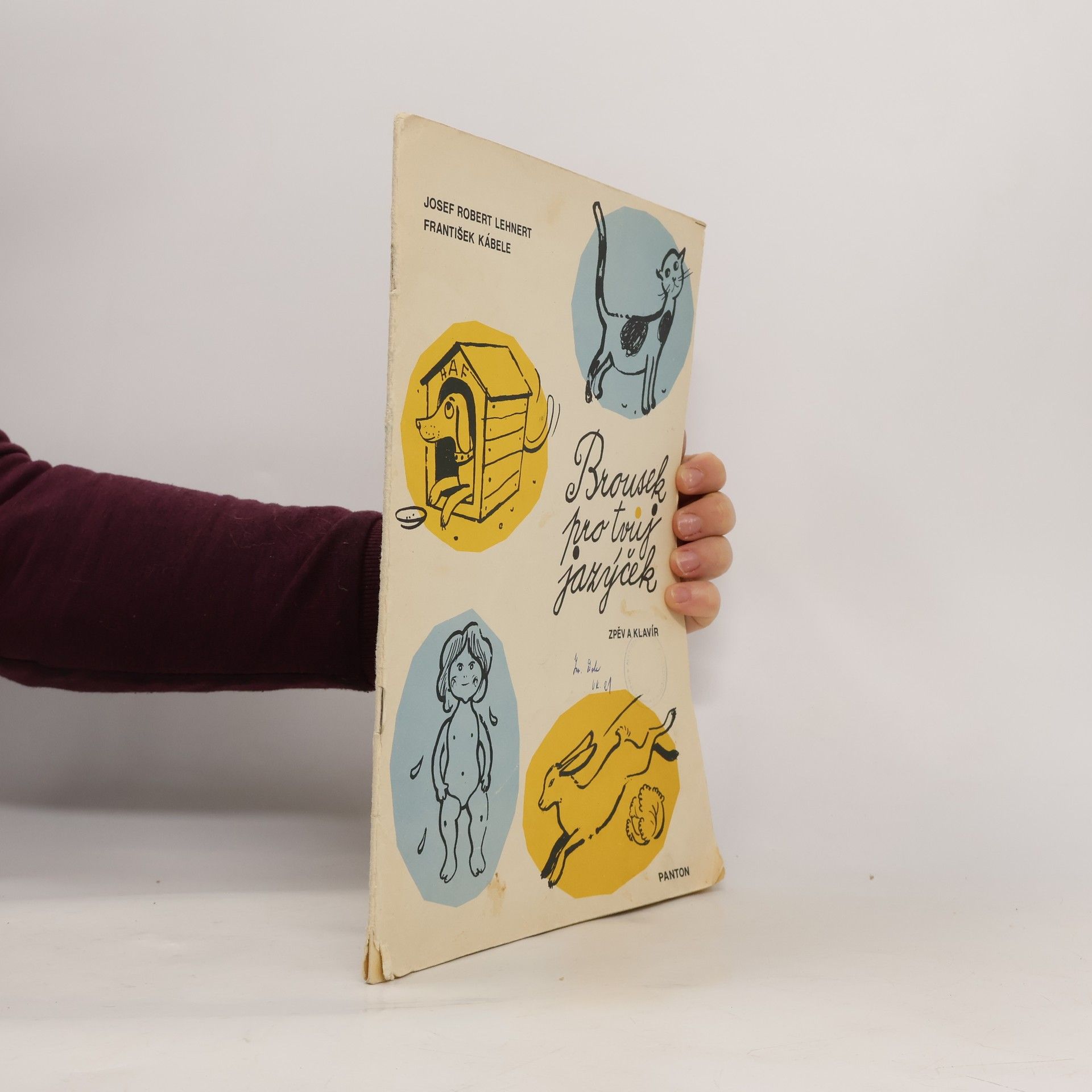 Brousek pro tvůj jazýček