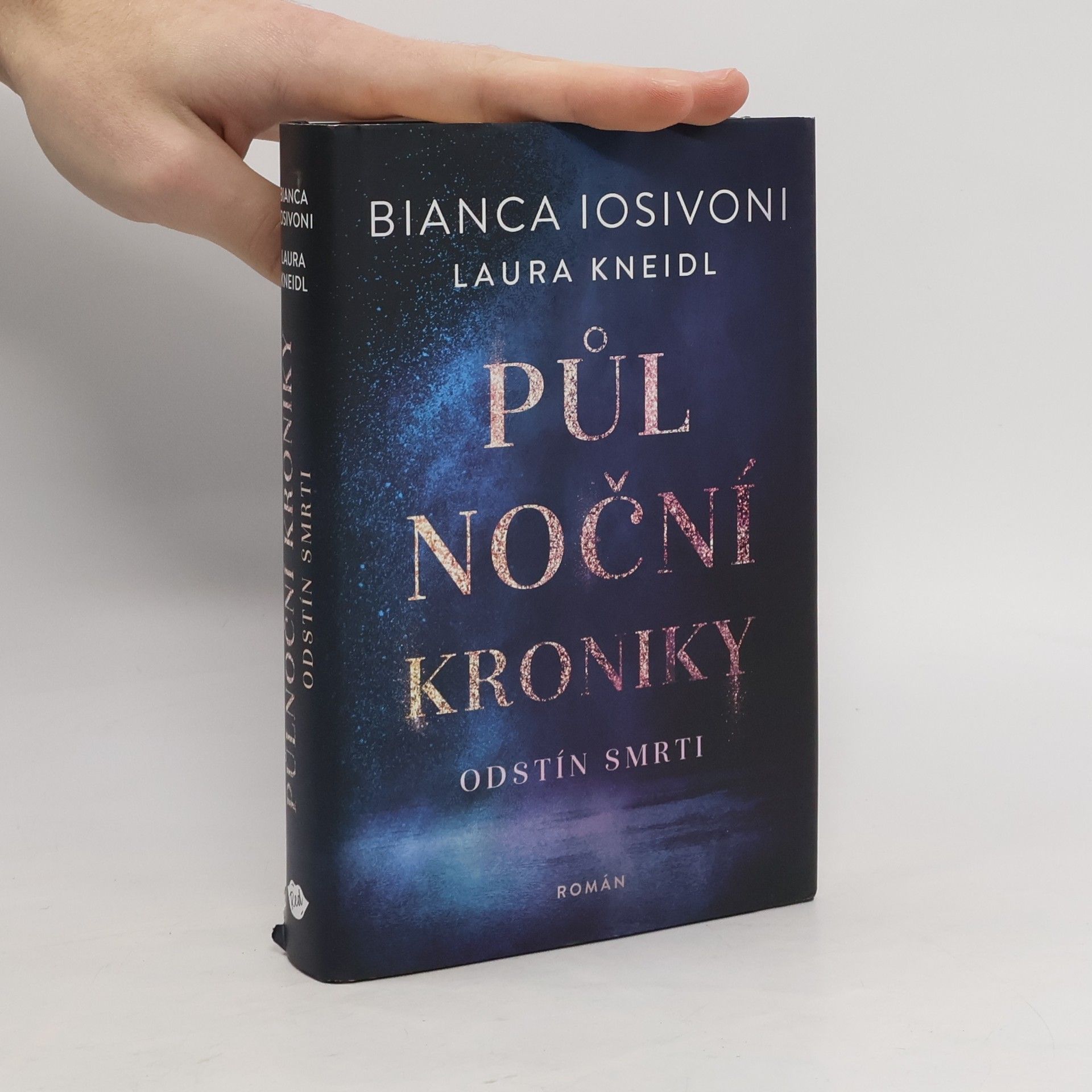 Laura Kneidl Půlnoční kroniky. Odstín smrti
