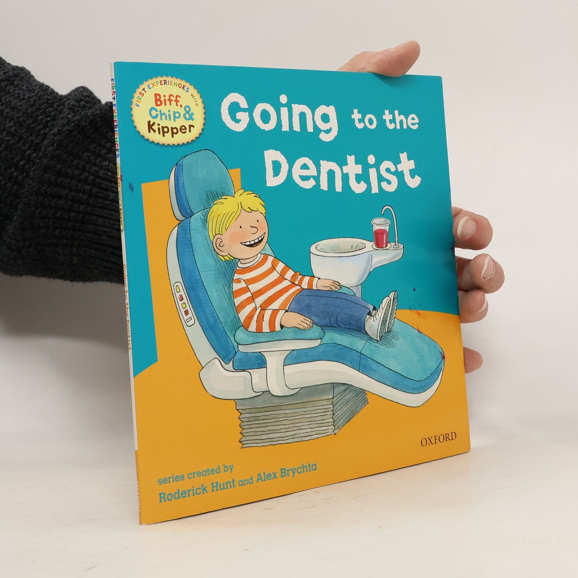 Roderick Hunt Oxford Reading Tree: Read With Biff, Chip & Kipper First Experiences Going to Dentist